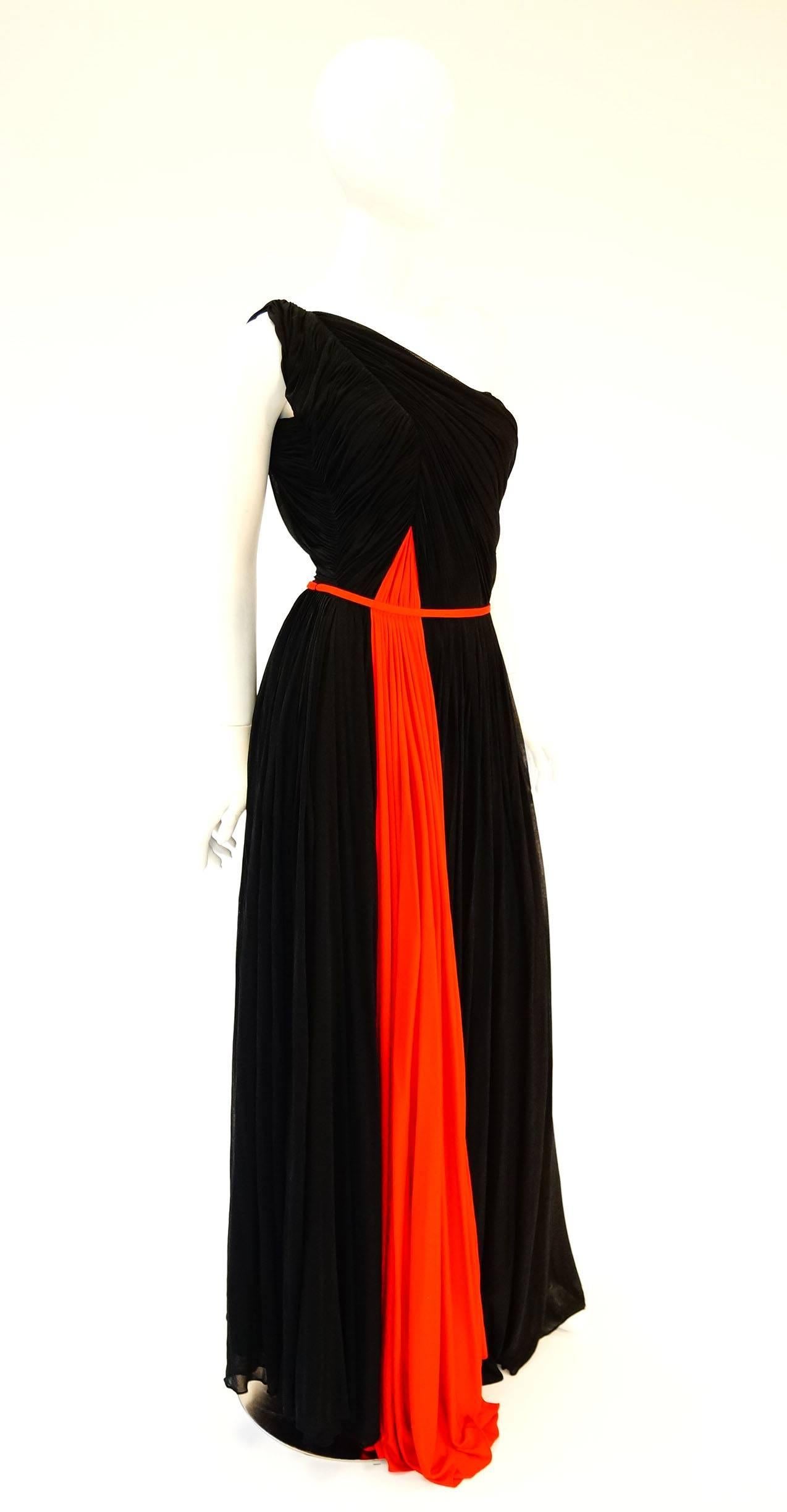 Importante robe en tricot de soie des années 1940 Madame Grès Grecian Goddess en noir et rouge Excellent état - En vente à Houston, TX