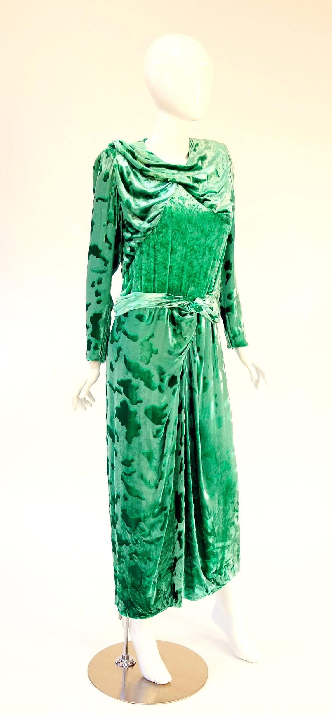 Vintage Galanos Green Crushed Velvet Evening Dress In Good Condition For Sale In Houston, TX