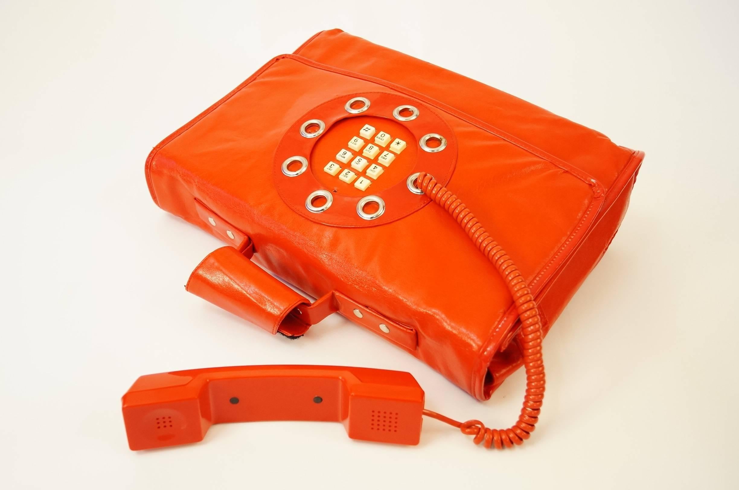 1970s Dallas Handbags' ”Phone” Directory Red Leather Purse NWT In New Condition In Houston, TX
