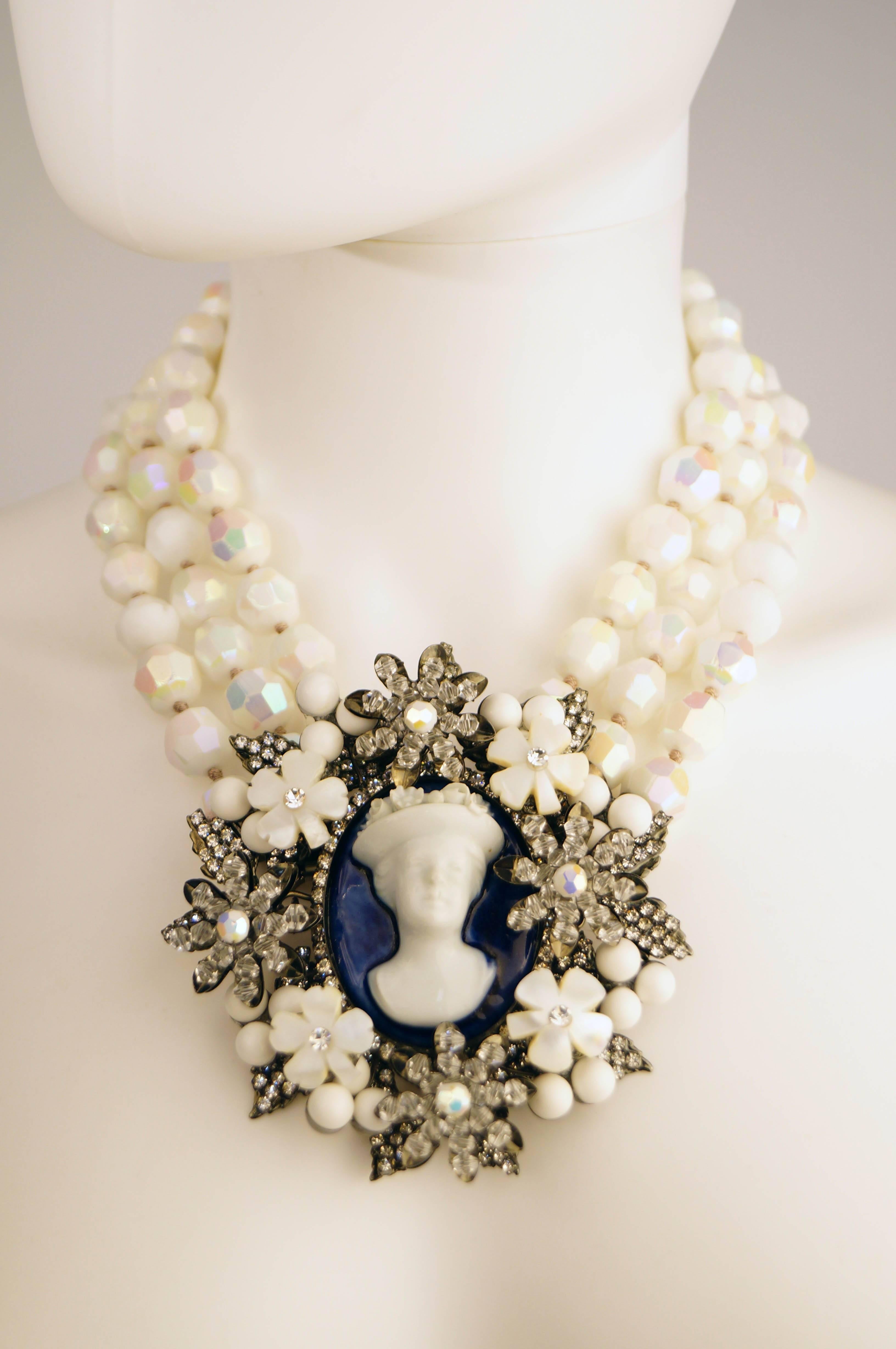 Late 2oth Century Lawrence VRBA Convertible Cameo Brooch Necklace  In Excellent Condition For Sale In Houston, TX