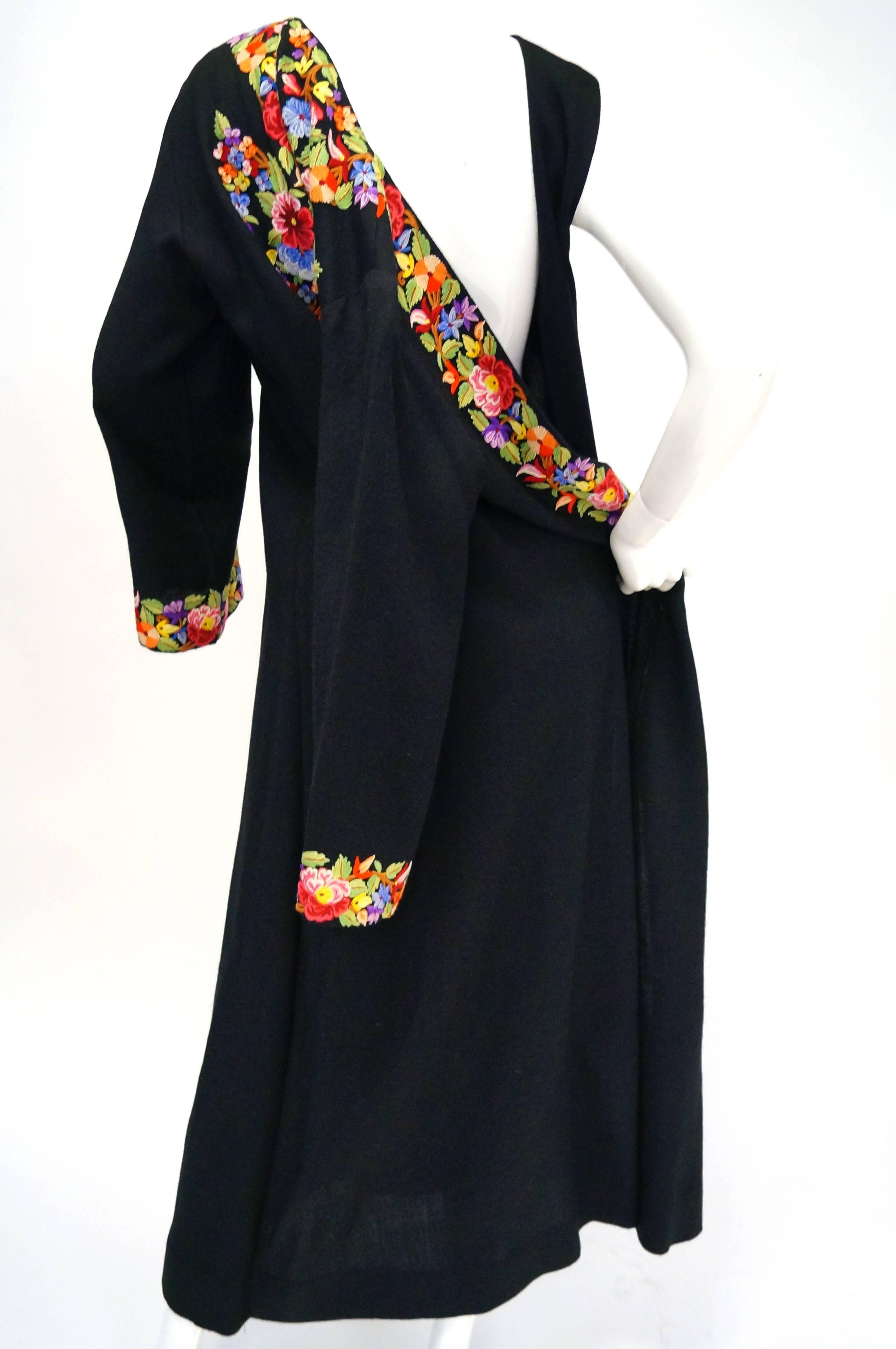 Vintage Suffering Moses Wool Kashmiri Embroidered One Piece Wrap Dress Coat 10 In Excellent Condition For Sale In Houston, TX