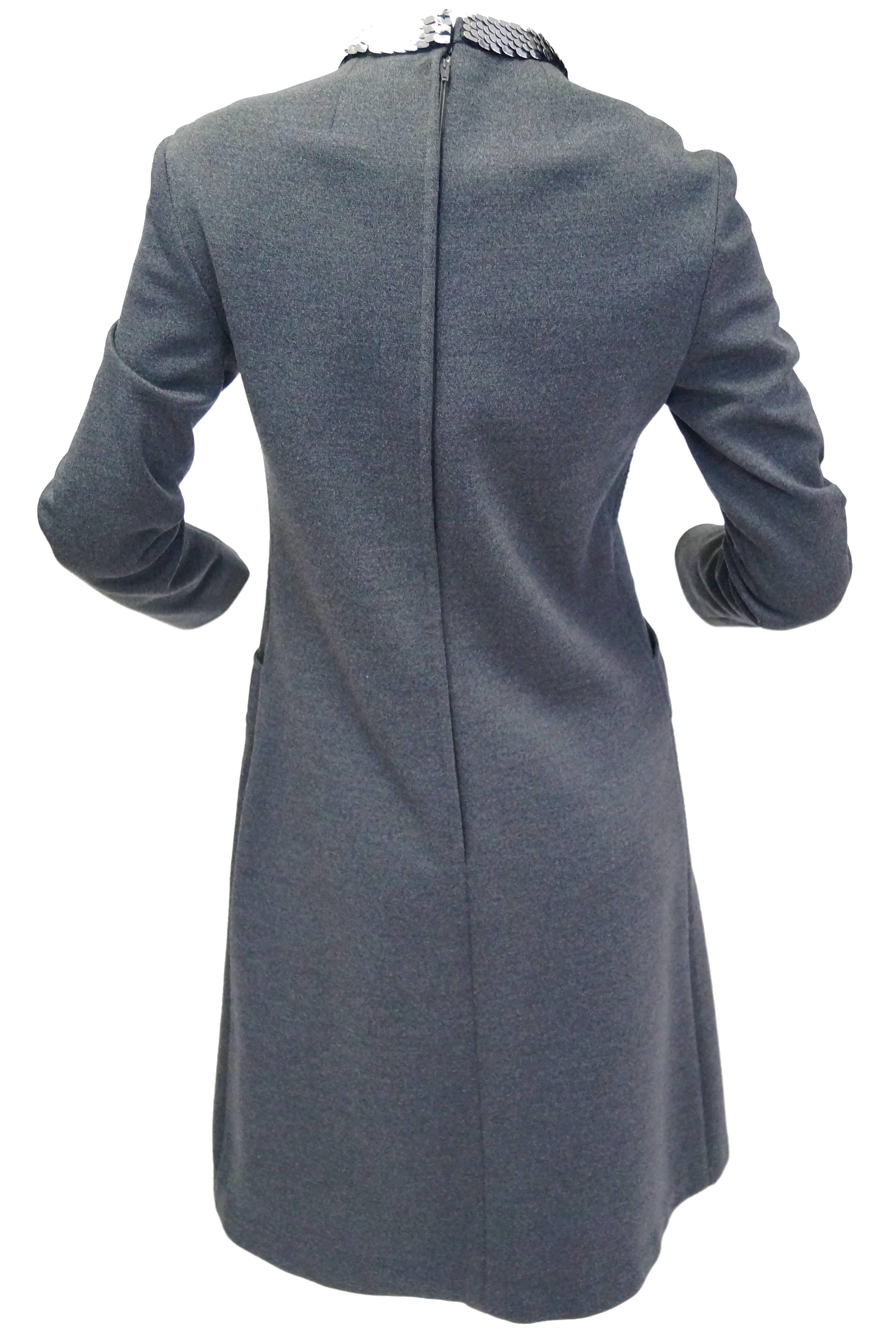 1970s Geoffrey Beene Space Gray Shift Dress with Metallic Details In Excellent Condition For Sale In Houston, TX