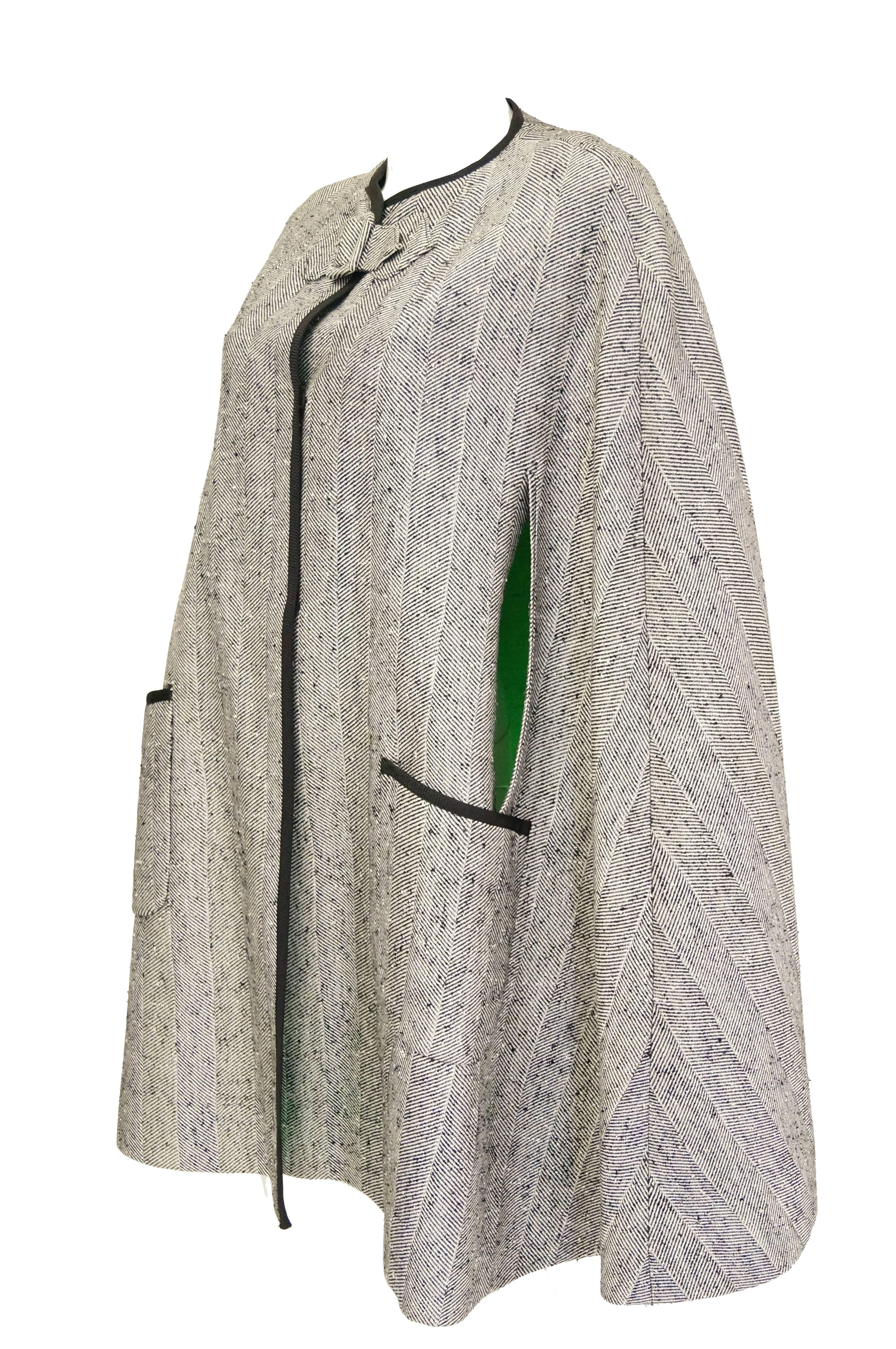 1960s Herringbone Cape w/ Apple Green Lining In Excellent Condition For Sale In Houston, TX