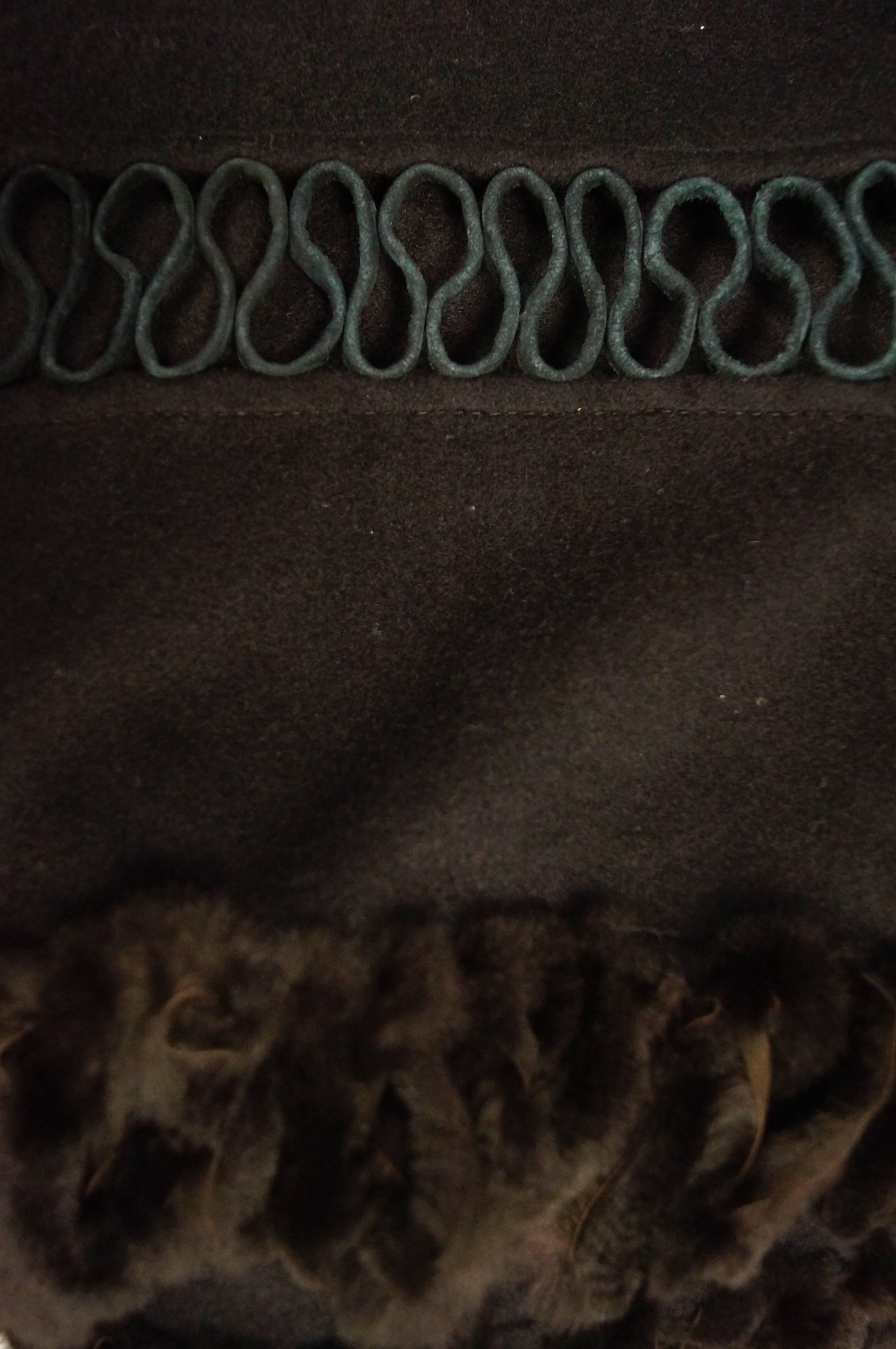 shawl with fur border
