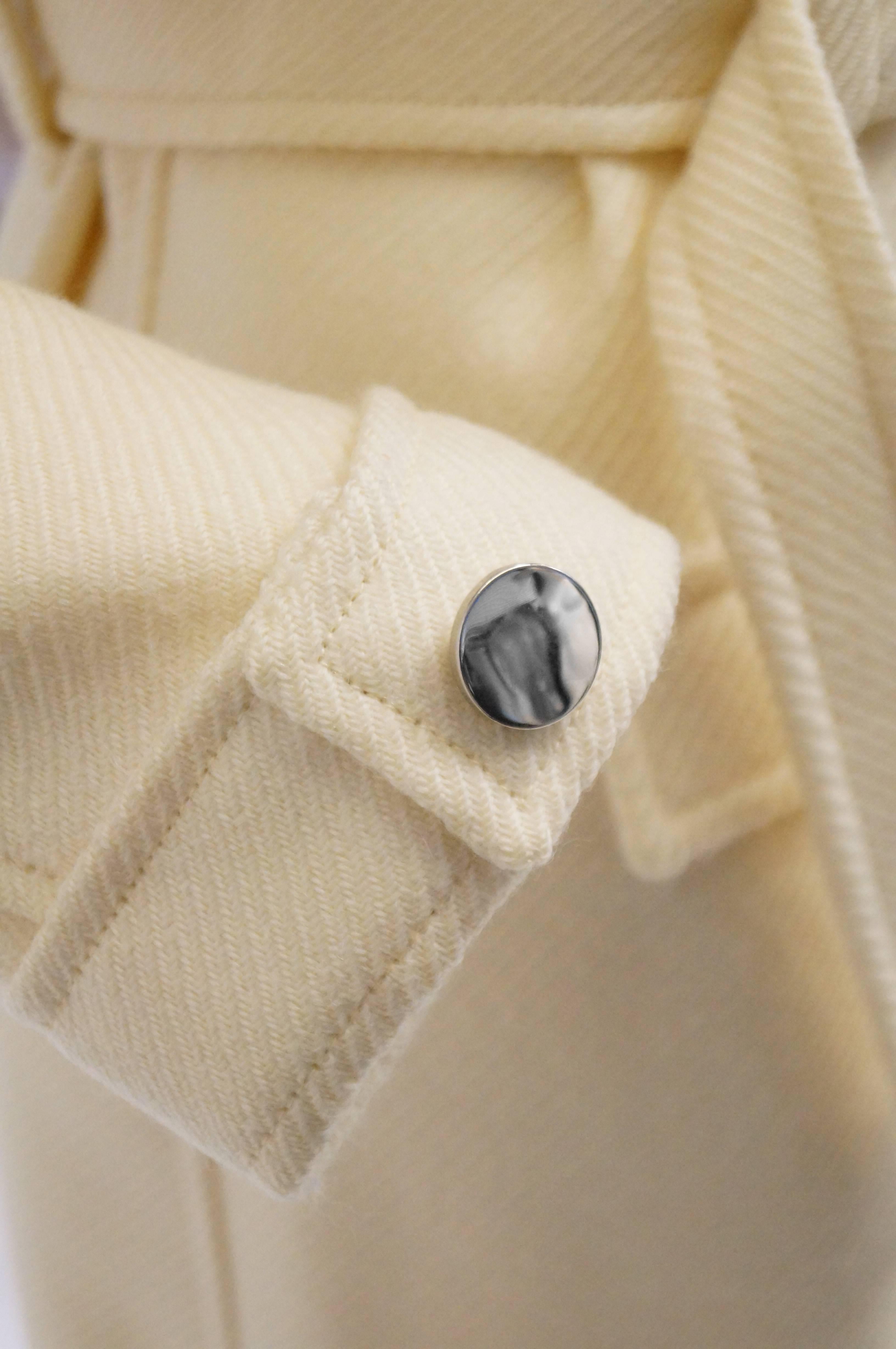  1960s Courreges Hyperbole Cream Wool Coat with Accent Zippers and Buttons In Excellent Condition For Sale In Houston, TX