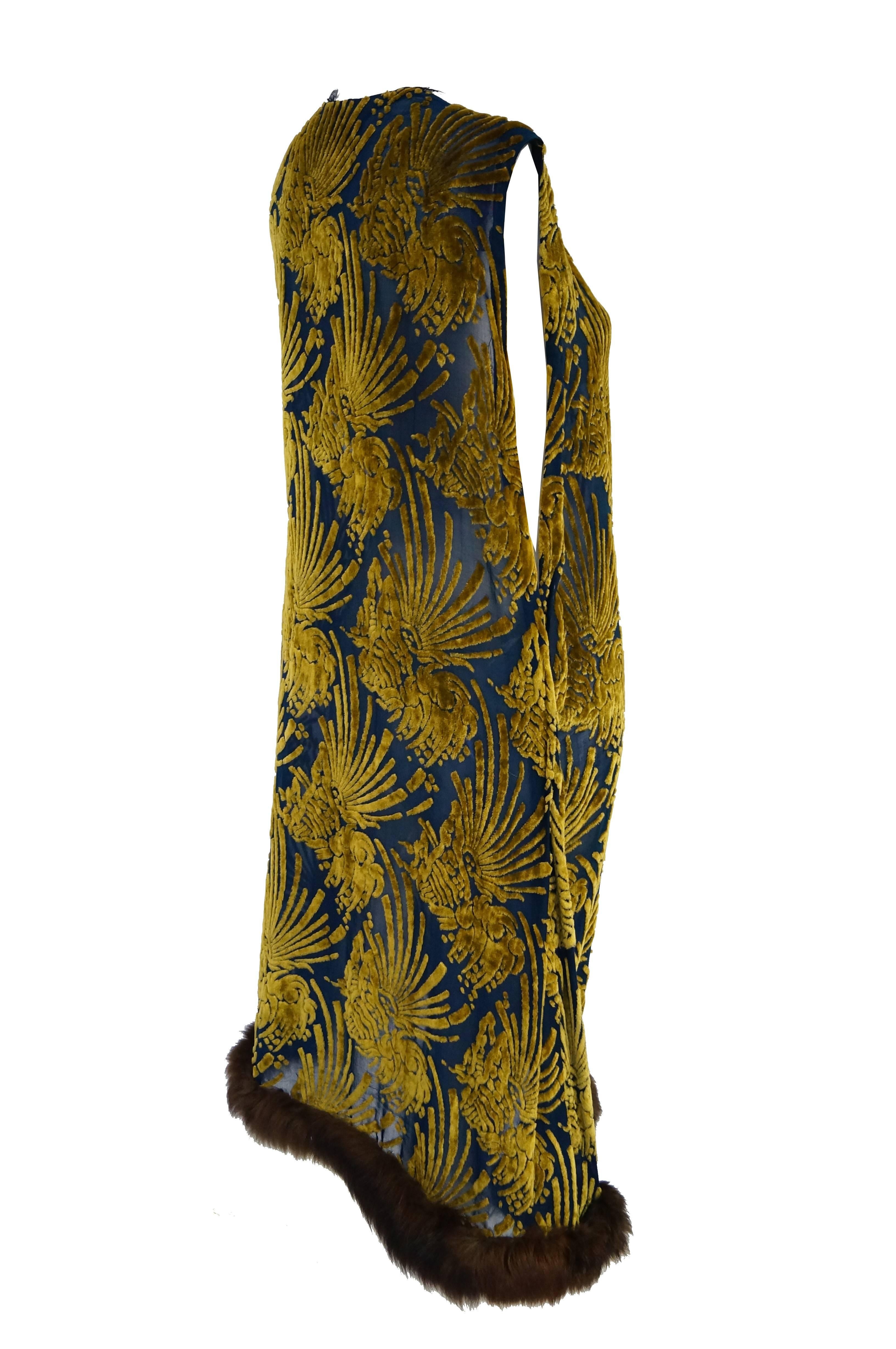  1920s Gold and Indigo Devore Velvet Evening Dress with Sable Trim For Sale 1