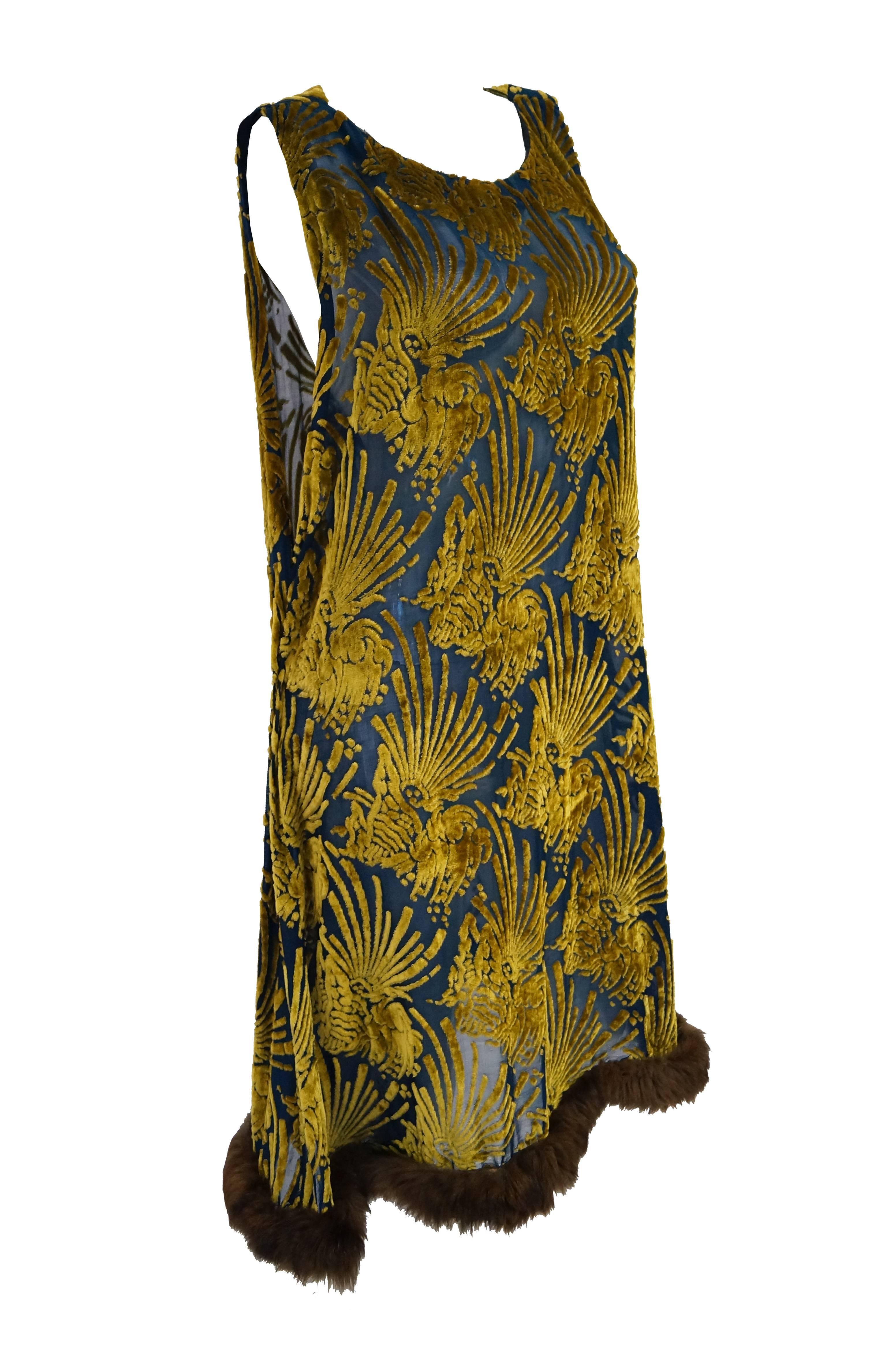  1920s Gold and Indigo Devore Velvet Evening Dress with Sable Trim For Sale 3