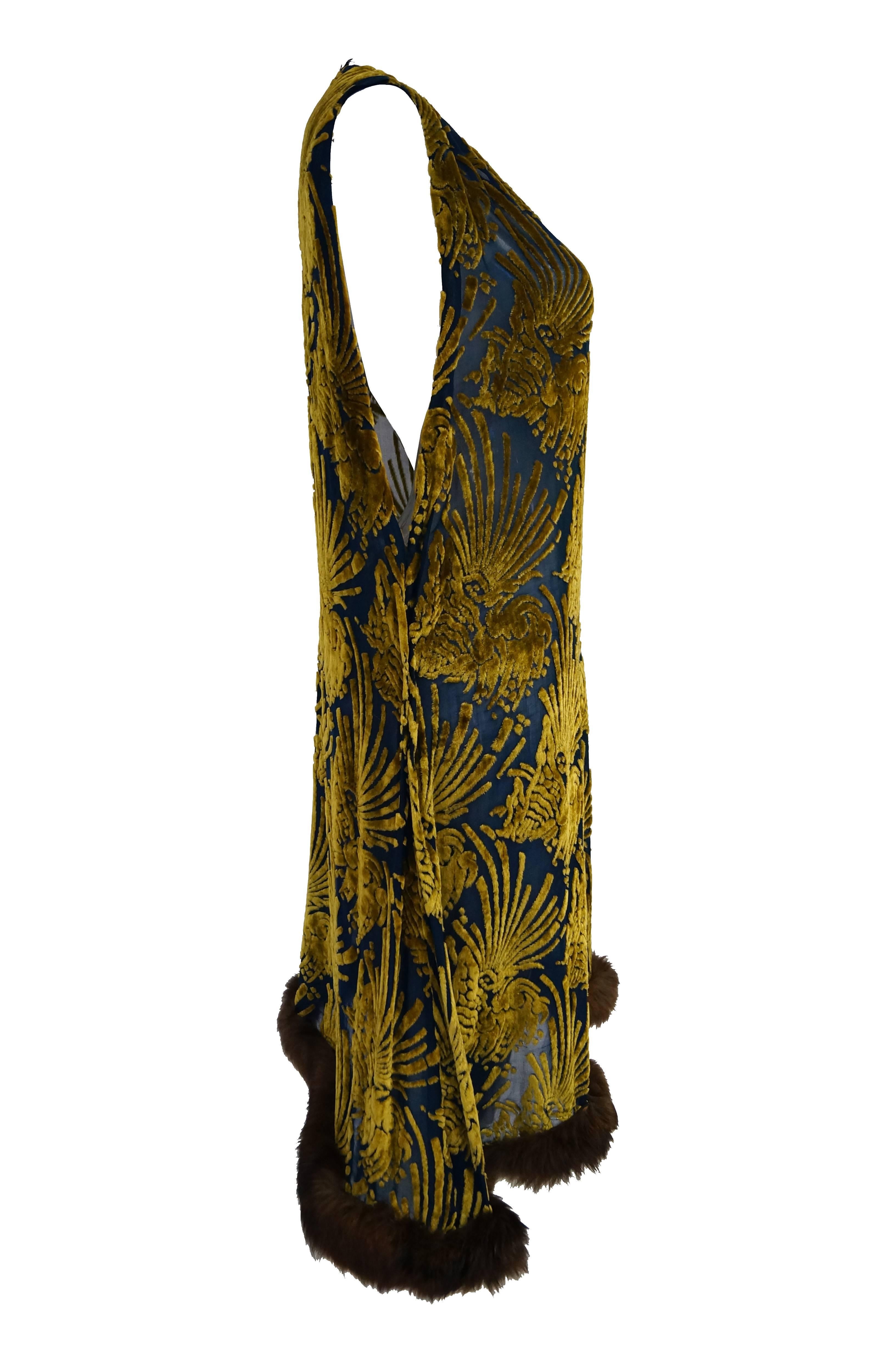  1920s Gold and Indigo Devore Velvet Evening Dress with Sable Trim For Sale 2