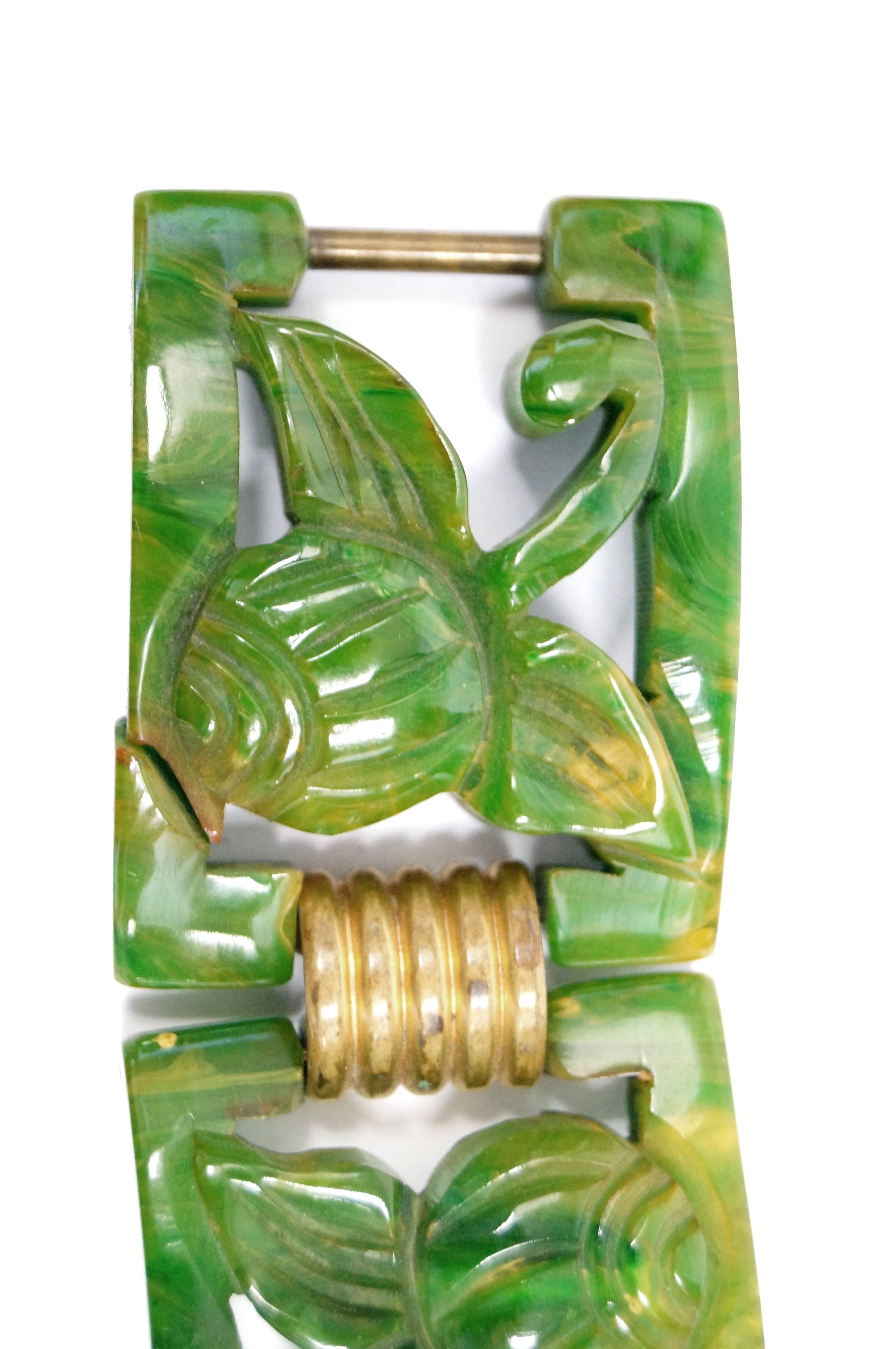 Carved Marbled Jade Bakelite Link Bracelet, 1930s   For Sale 2