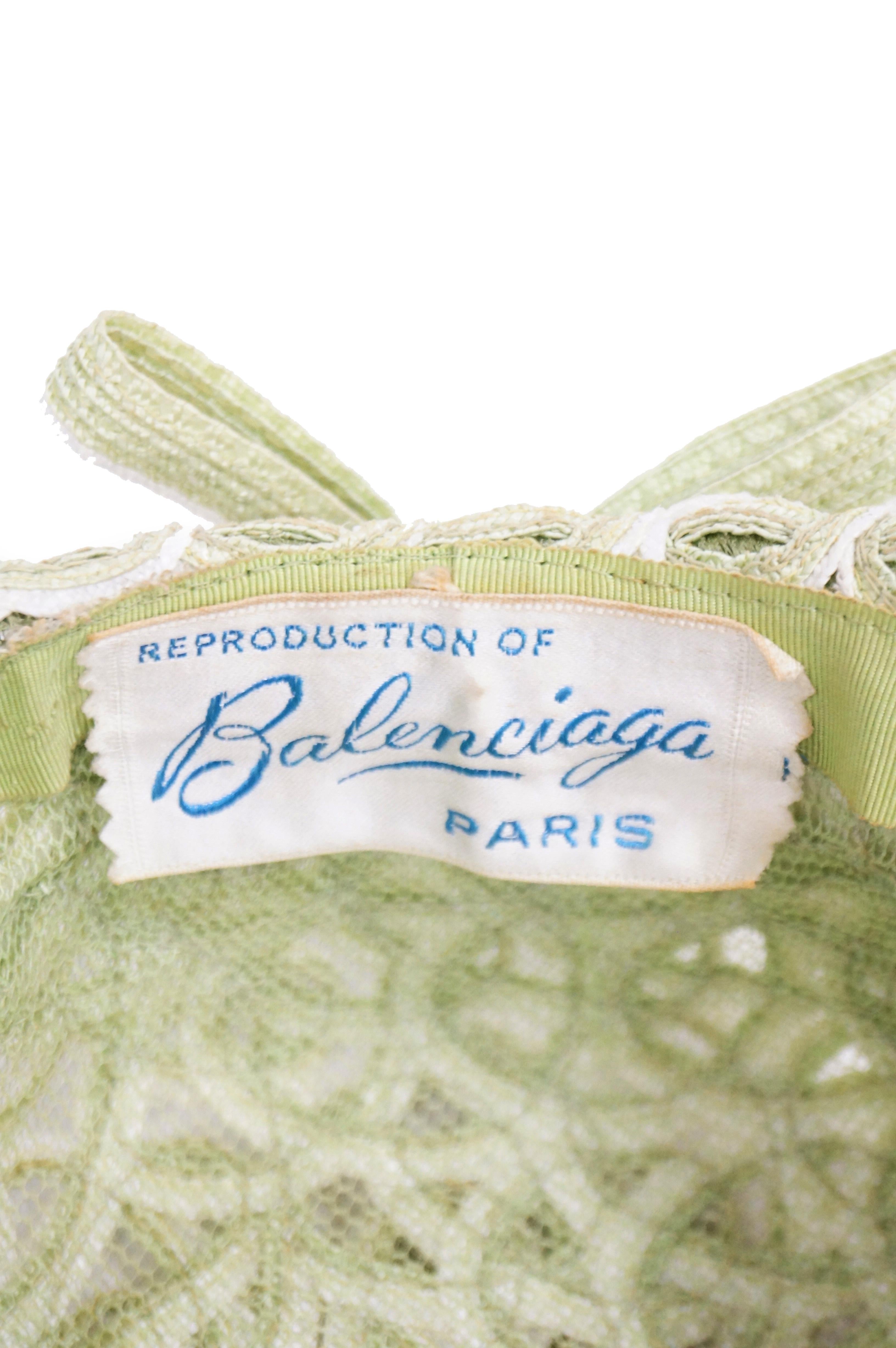 Balenciaga Reproduction Peach Basket Hat in a Subtle Green, 1950s  For Sale 3