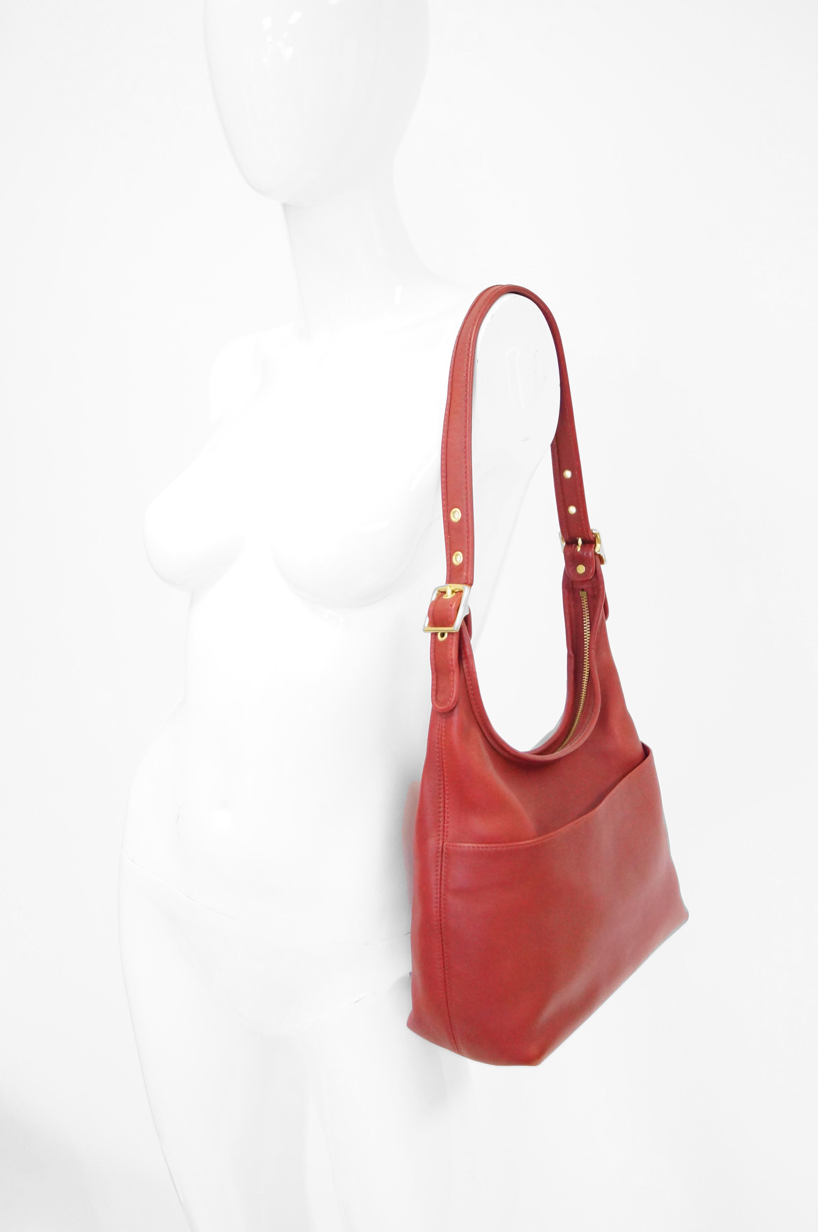 Early 2000's Bonnie Cashin Reproduction Coach Tomato Red Shoulder Bag For Sale 3