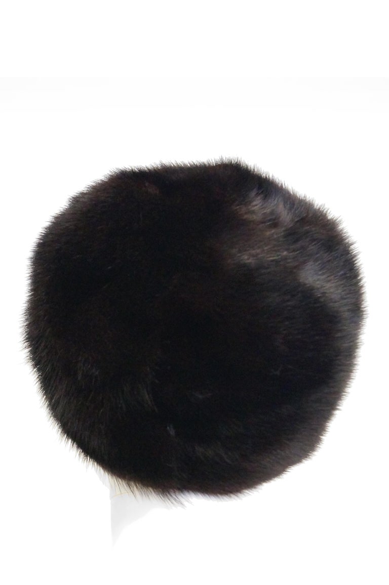 Dior Mink Chapeau Fur Hat, 1950s at 1stDibs | dior chapeau  display picture 1