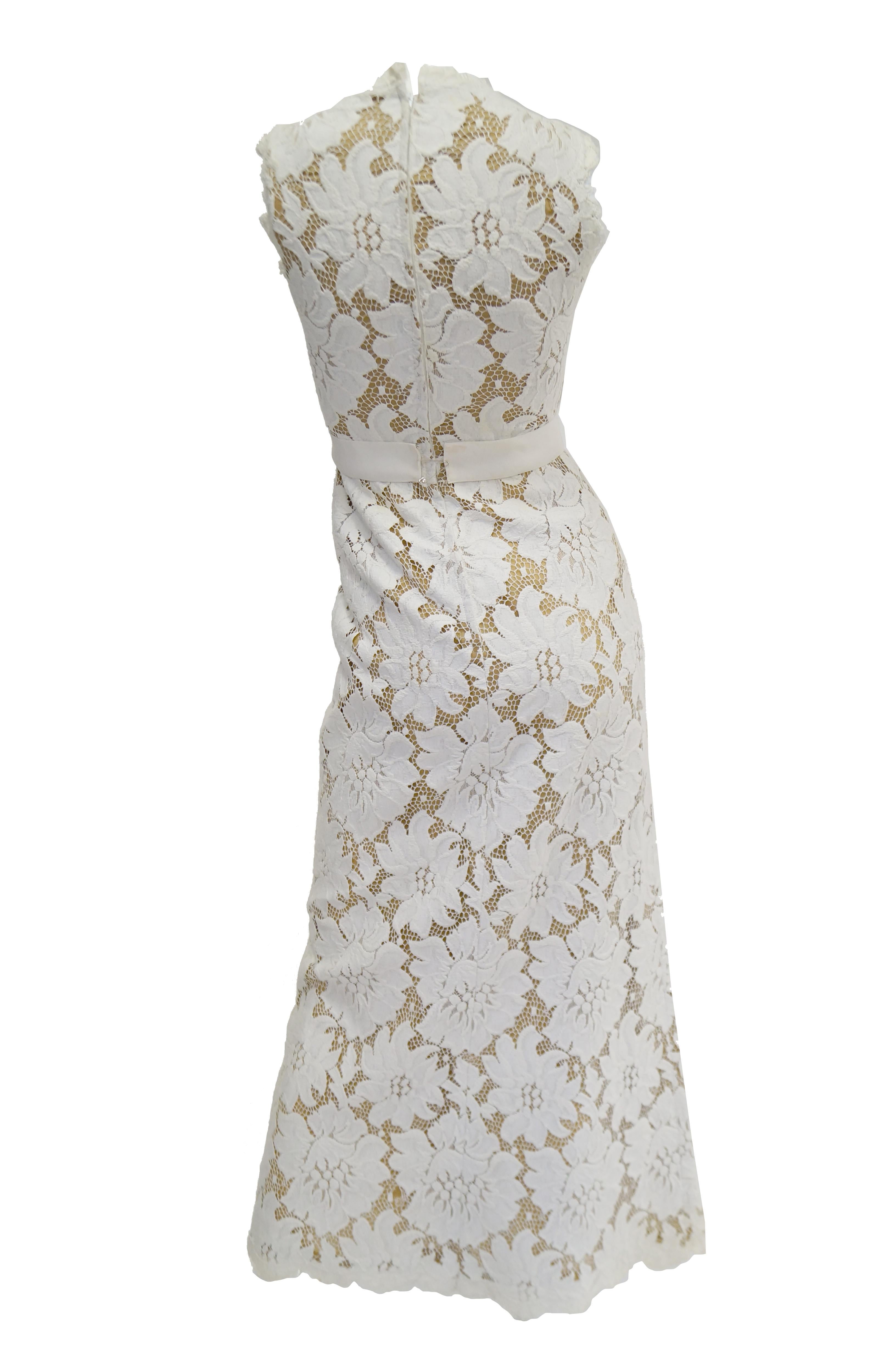 Women's 1970s White Large Scale Floral Lace Dress 