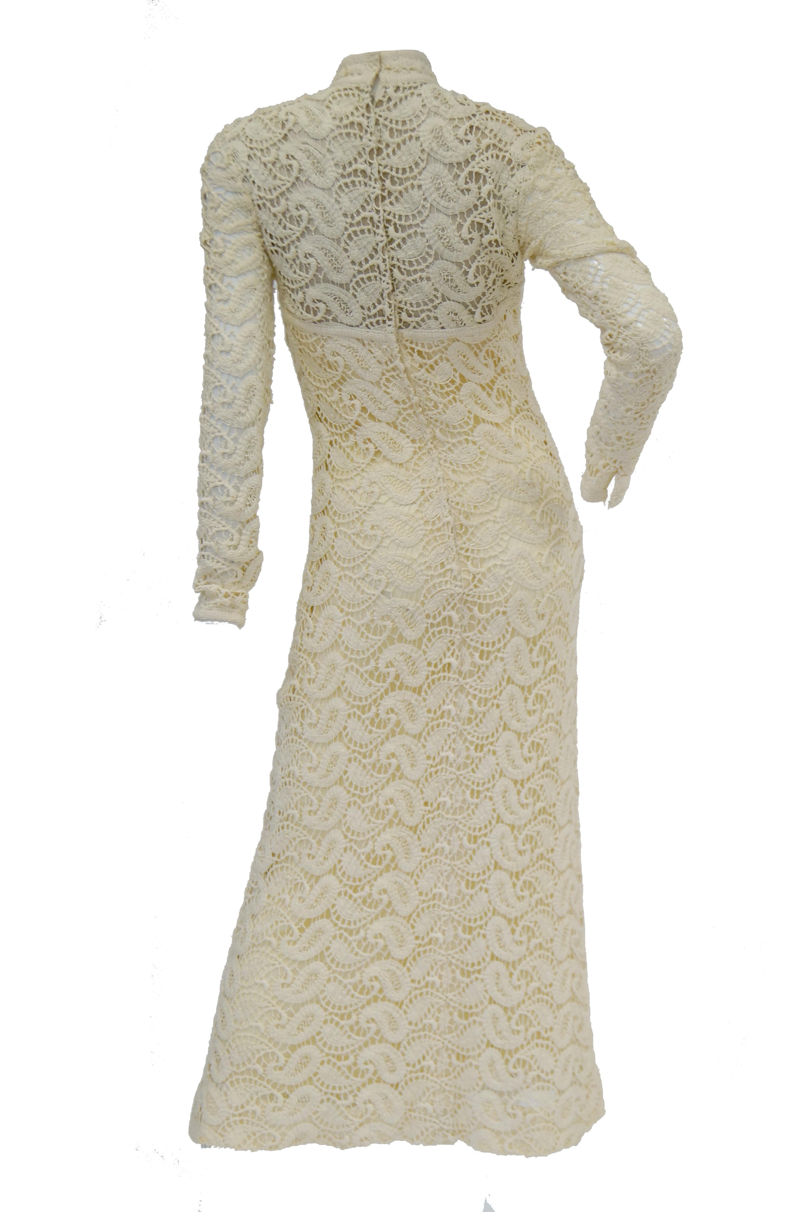 1970s Cream Crochet Paisley Lace Dress In Excellent Condition For Sale In Houston, TX