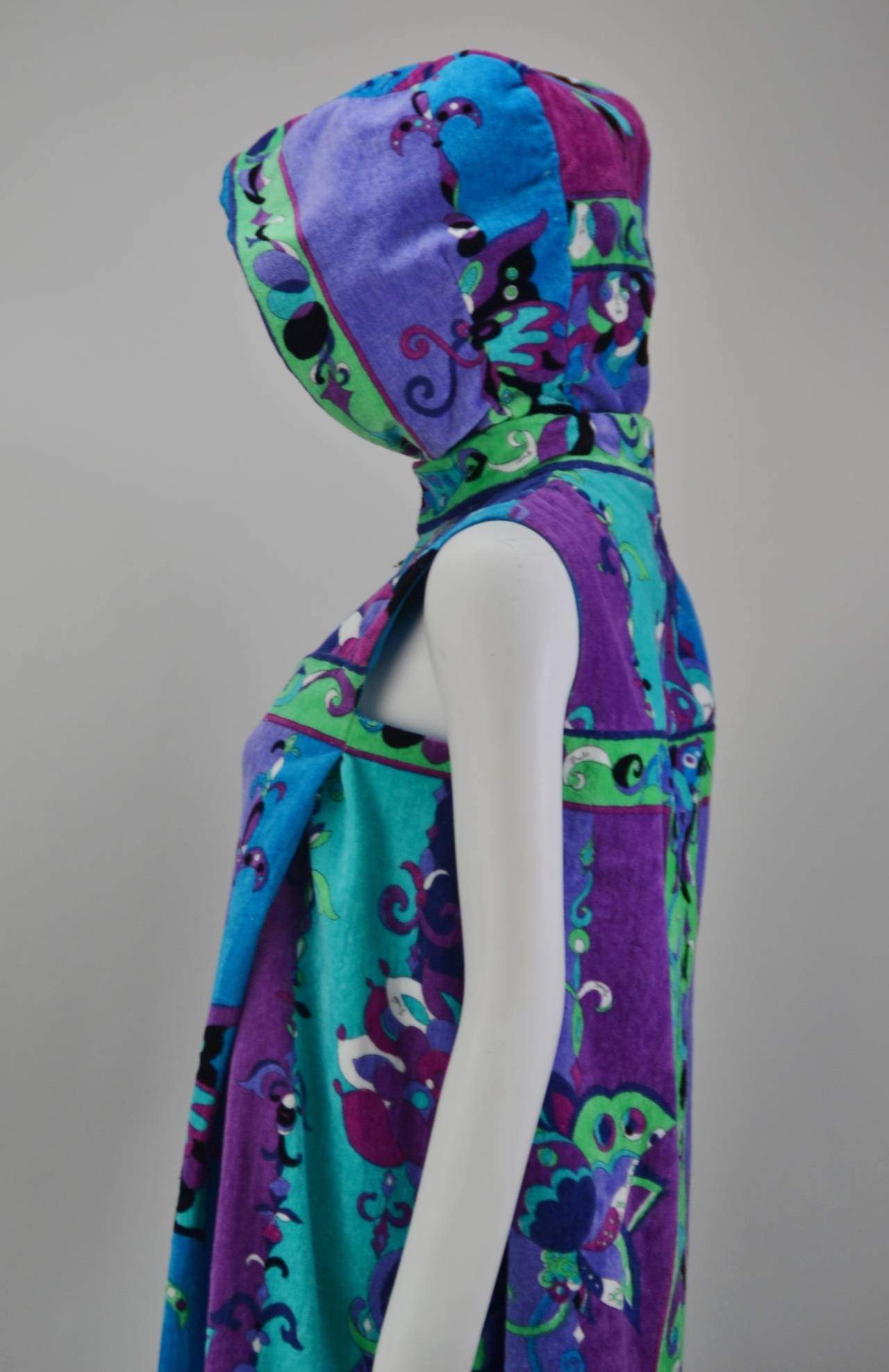 Women's 1970s Pucci Hooded Kaftan