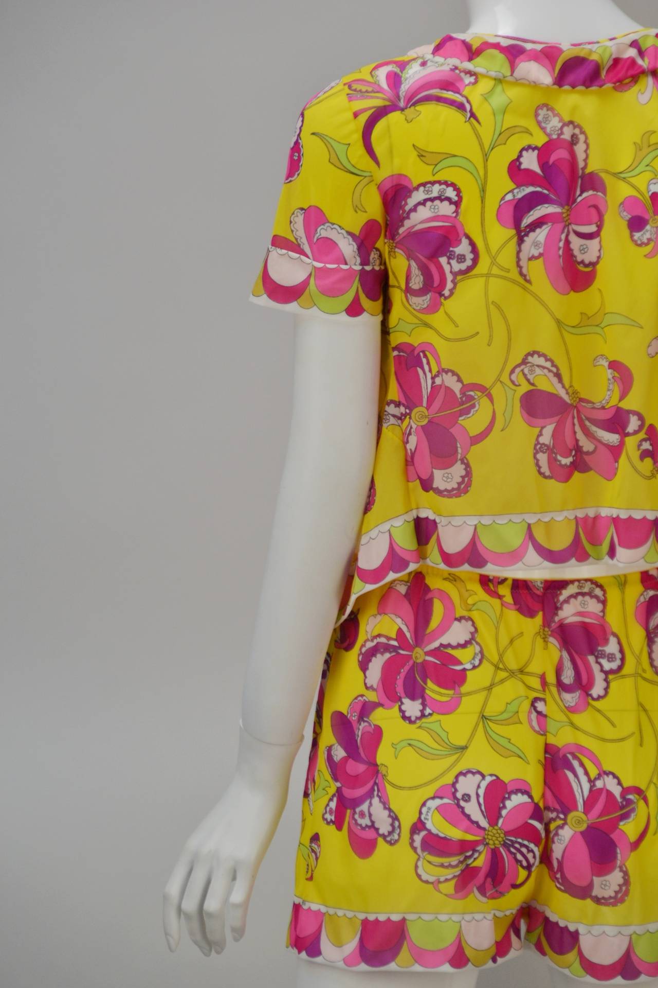 Emilio Pucci for Formfit Rodgers Yellow and Pink Lounge Short Set, 1960s  In Excellent Condition In Houston, TX