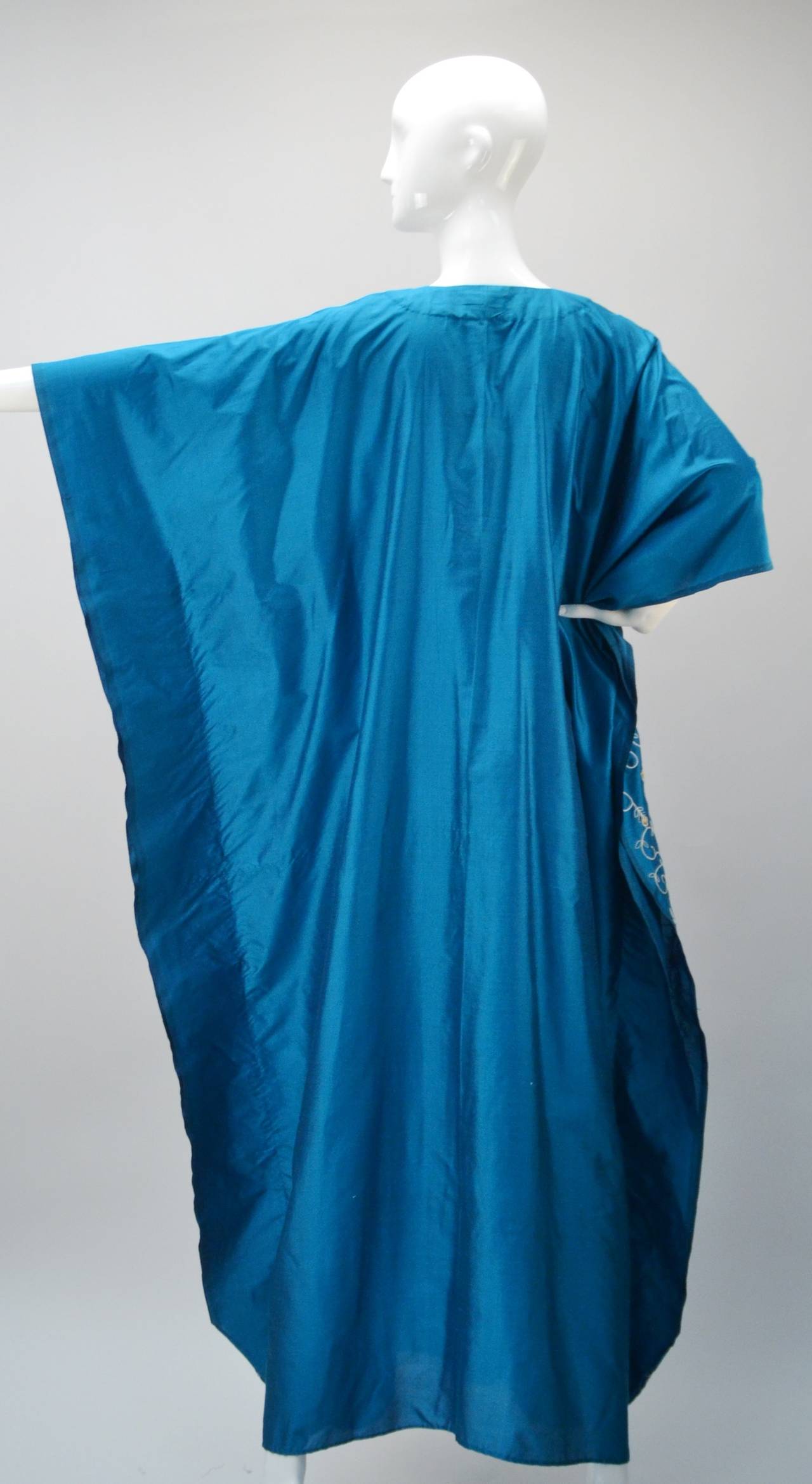 Vintage Teal Blue Embroidered Silk Kaftan In Good Condition In Houston, TX