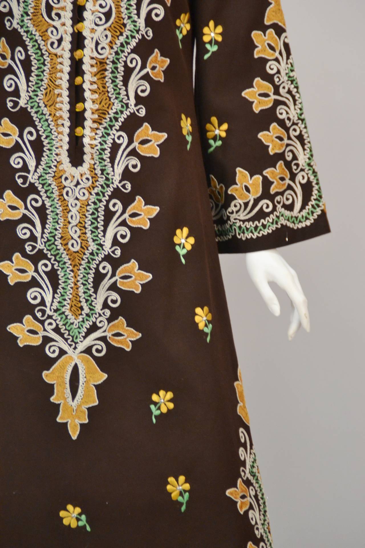 Women's 1970s Ethnic Brown with Embroidery Kaftan