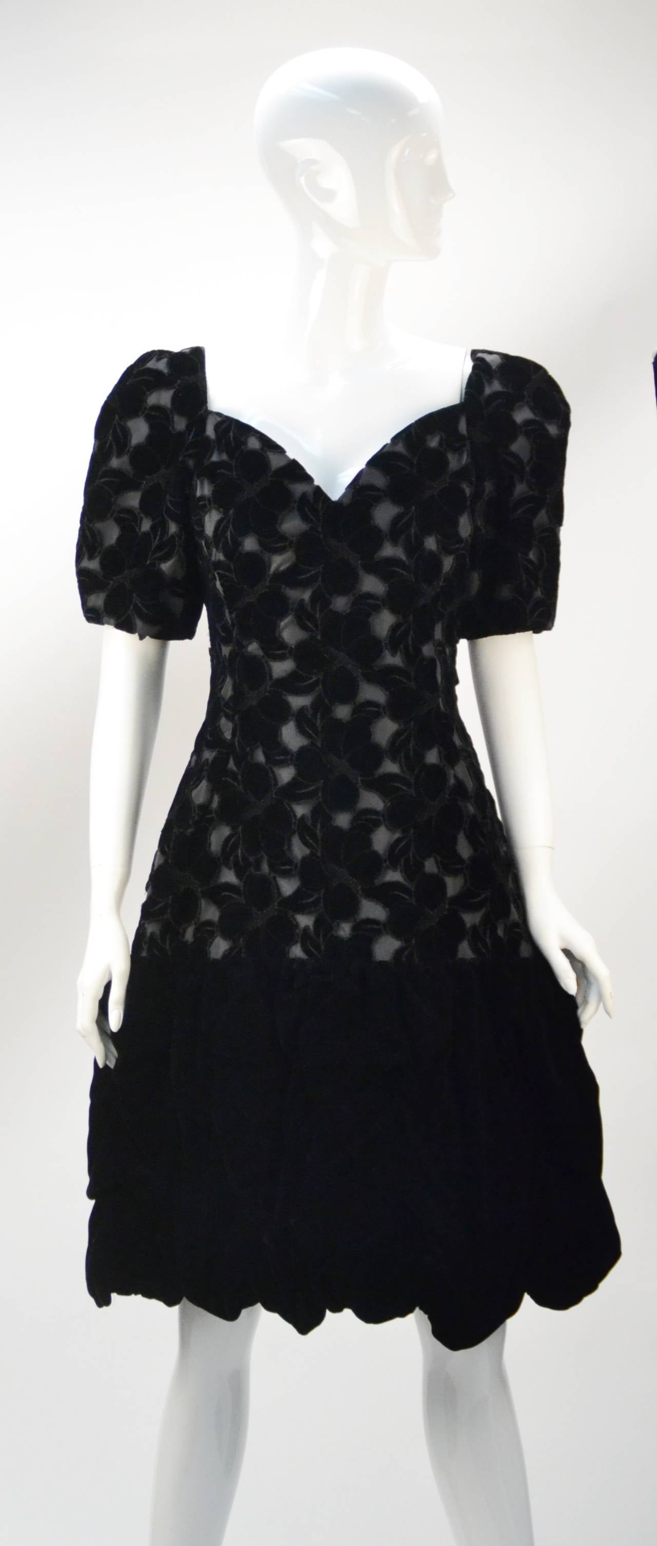 1990s Scaasi Black Laser Cut Floral Print Cocktail Dress In Good Condition In Houston, TX