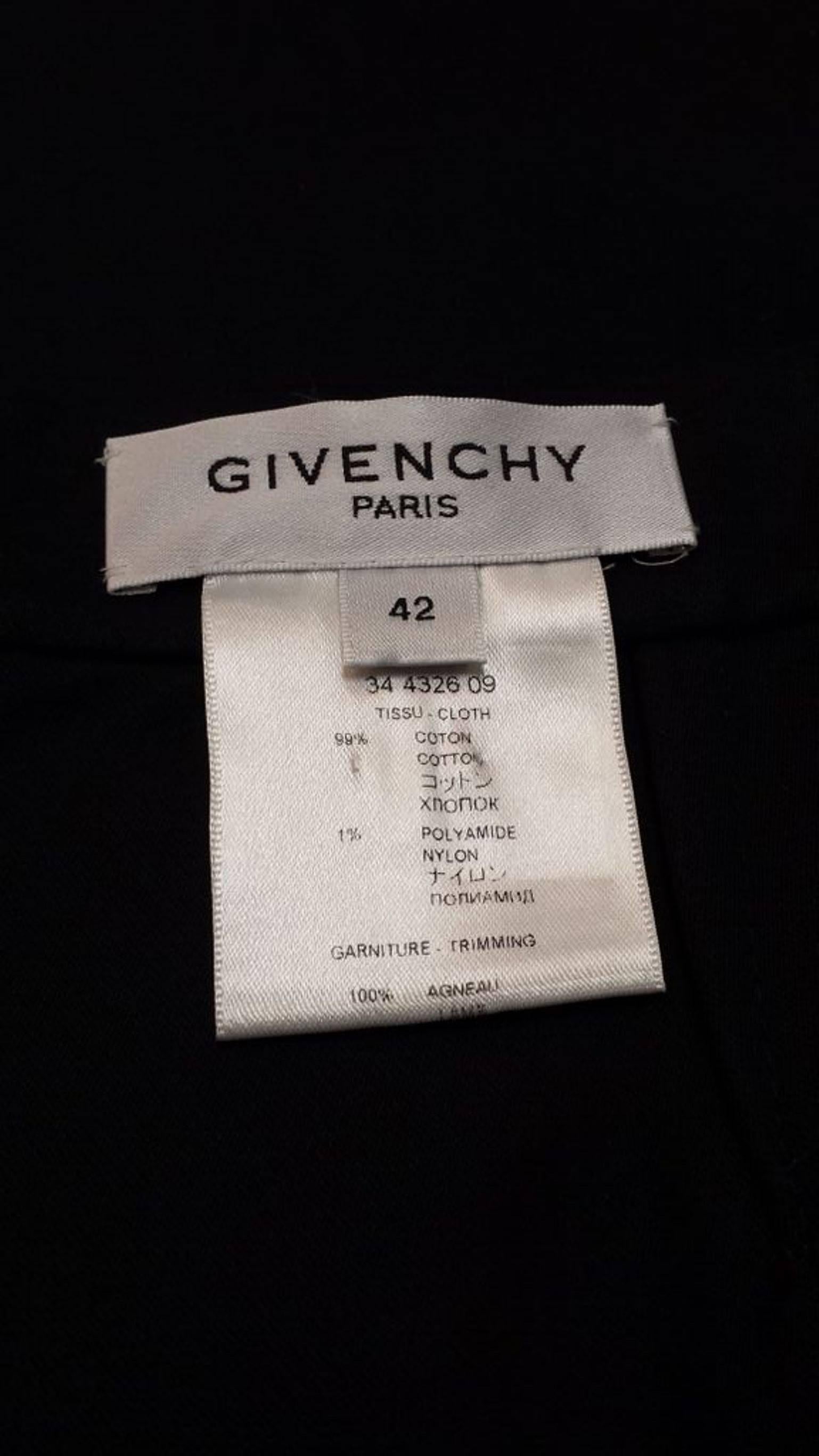 Givenchy by Galliano anni '90: un ensemble di cappelli in pelle e lana color navy in vendita 4