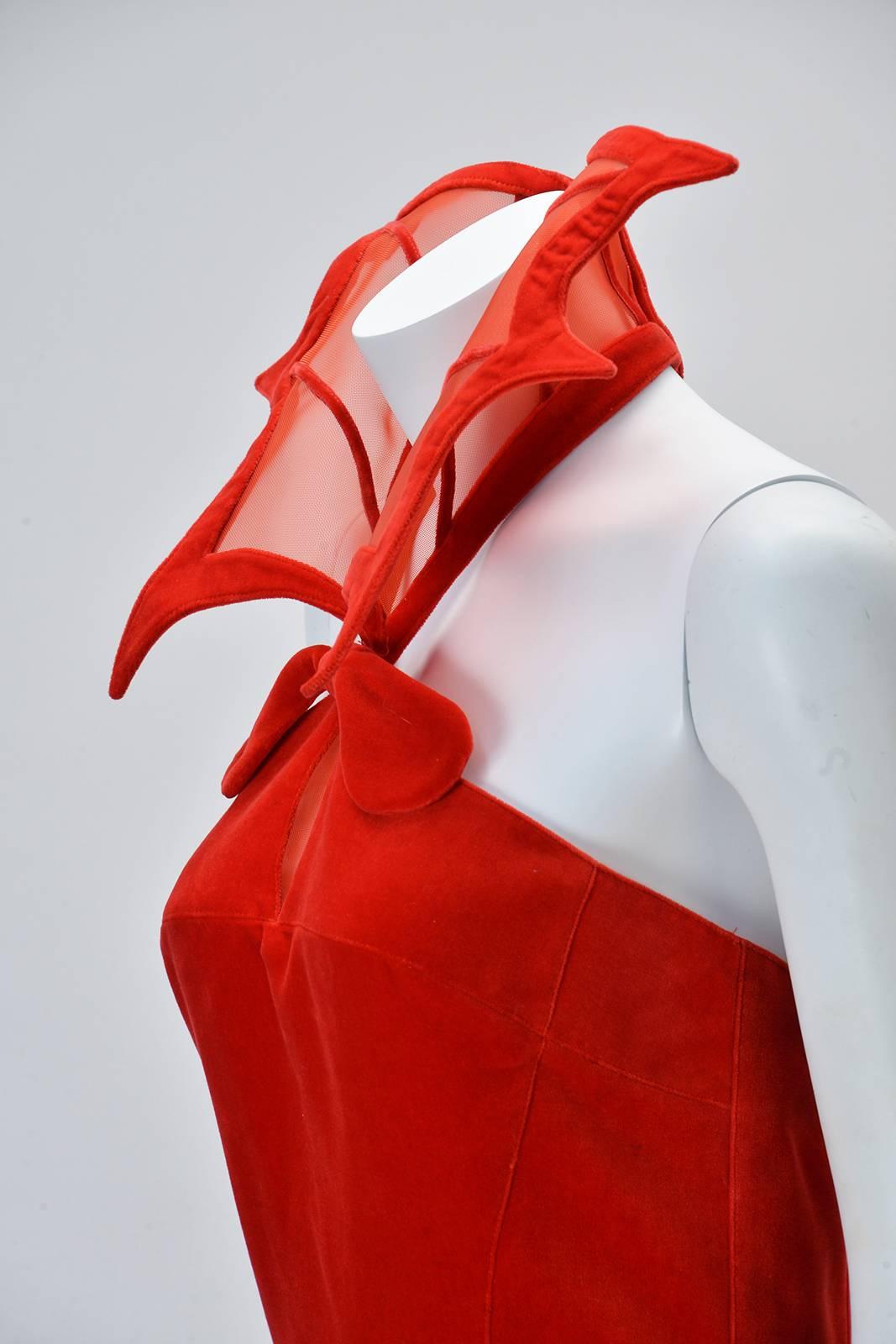 Seltenes 1980er Thierry Mugler Kleid aus rotem Samt:: 