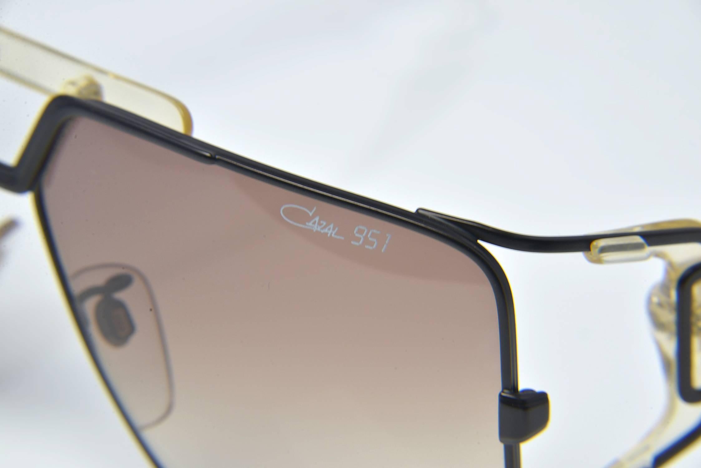 1980er Jahre Ungetragene Stock Cazal Schwarze Sport-Sonnenbrille mit Etui und Trägern im Zustand „Neu“ in Houston, TX