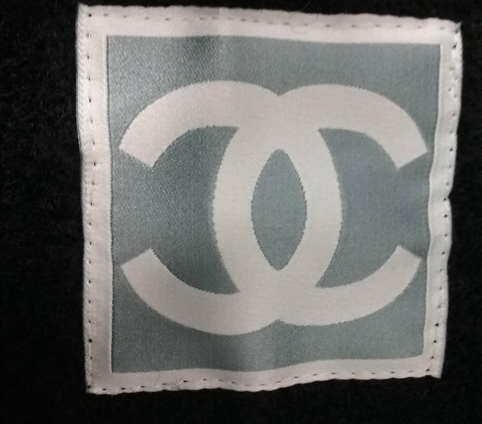 Mini gonna Chanel anni 2000 in lana bianca e nera 4
