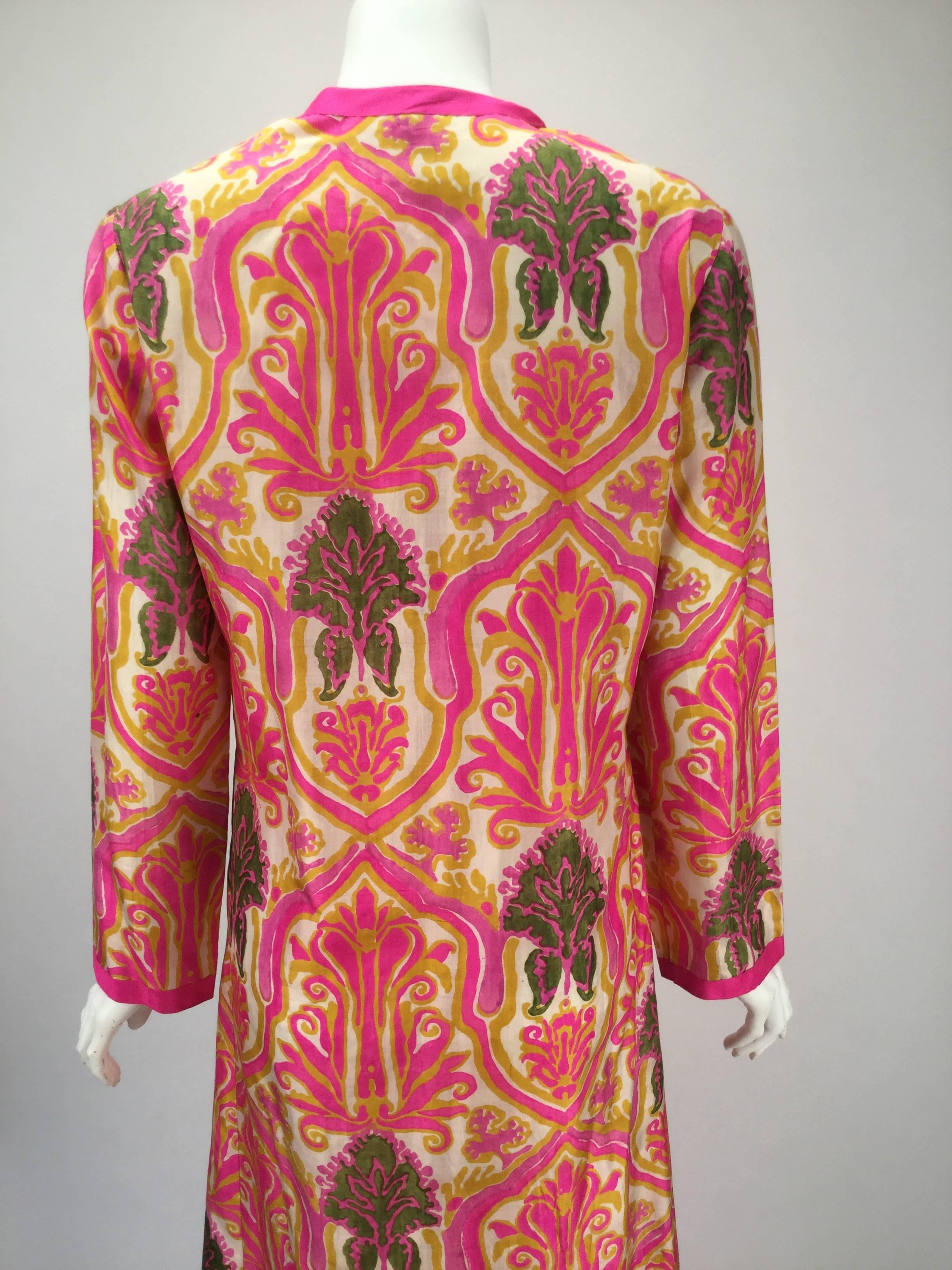 1960s Multicolor Silk Ikat Print Kaftan In Excellent Condition In Houston, TX