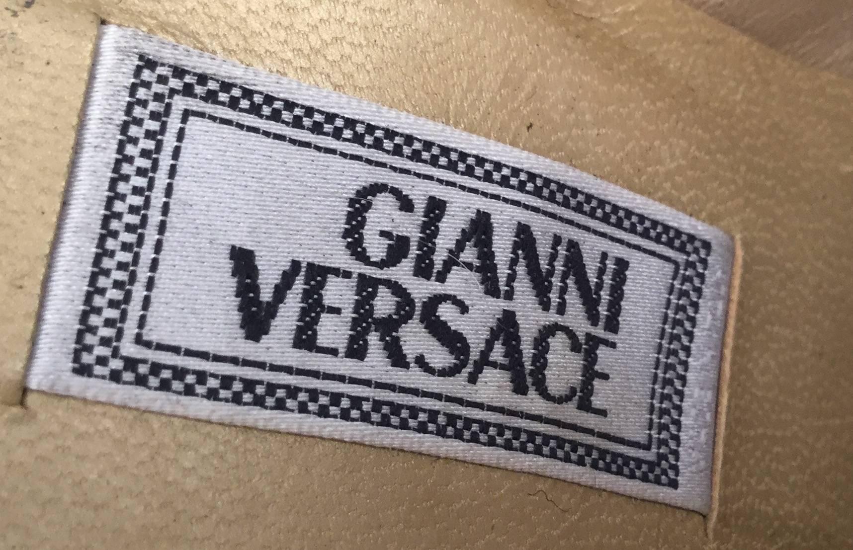 Women's Gianni Versace Velvet 