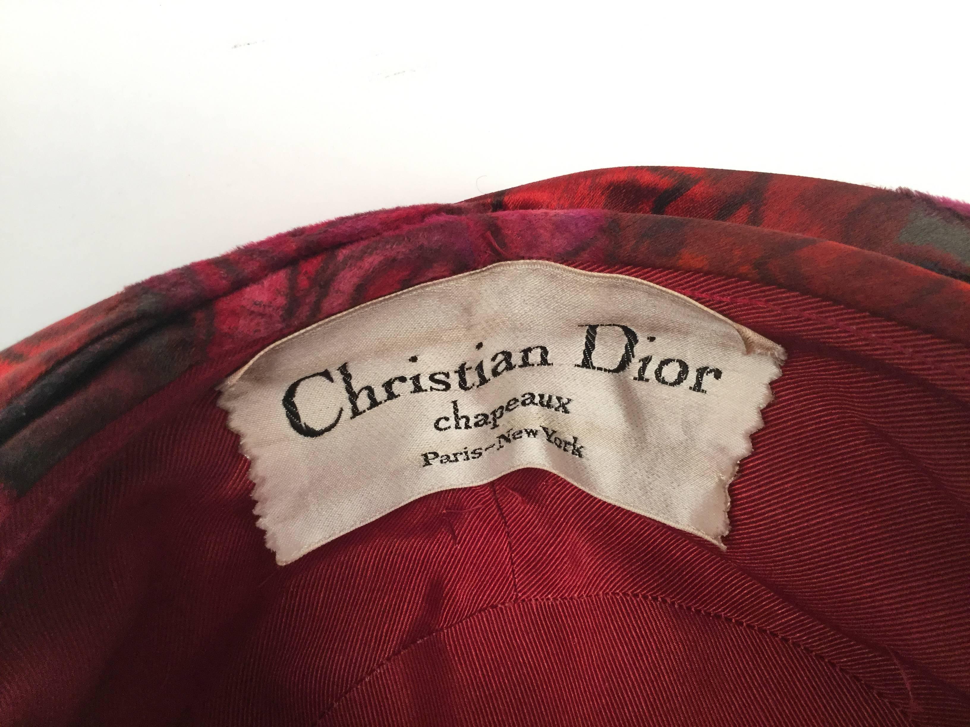 Christian Dior Red Rose Chapeau, 1960s  In Excellent Condition In Houston, TX