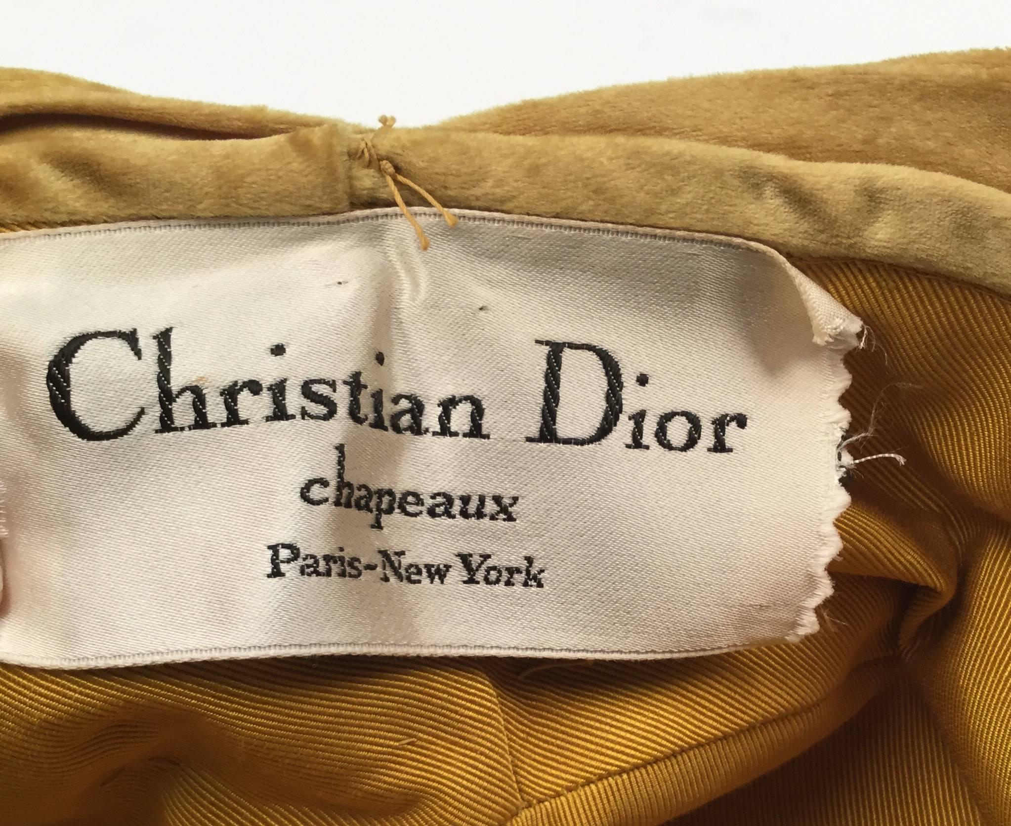 1960s Christian Dior Gold Velvet Turban In Excellent Condition In Houston, TX