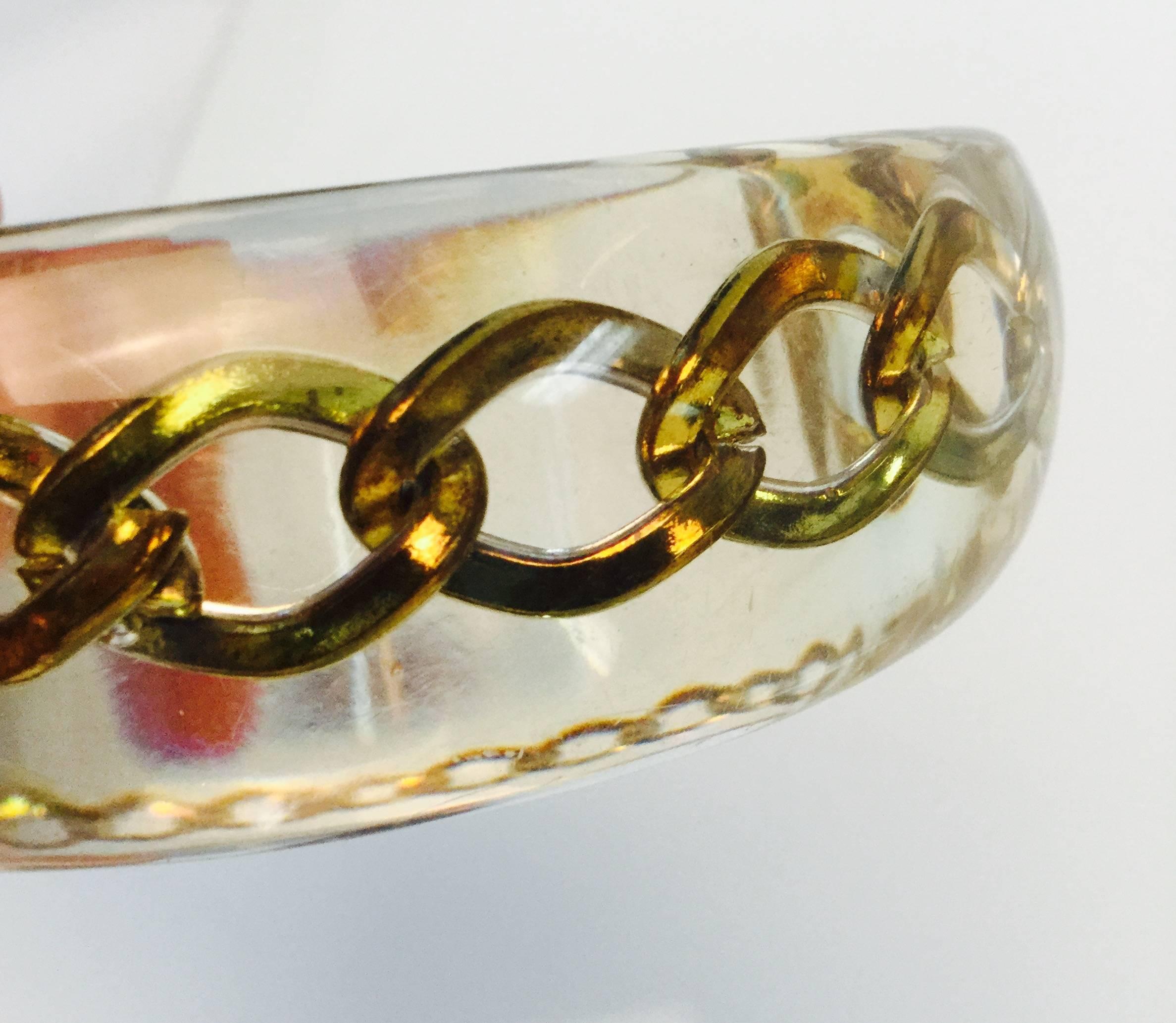 Lucite Curb Chain Bangle, 1980s  For Sale 1