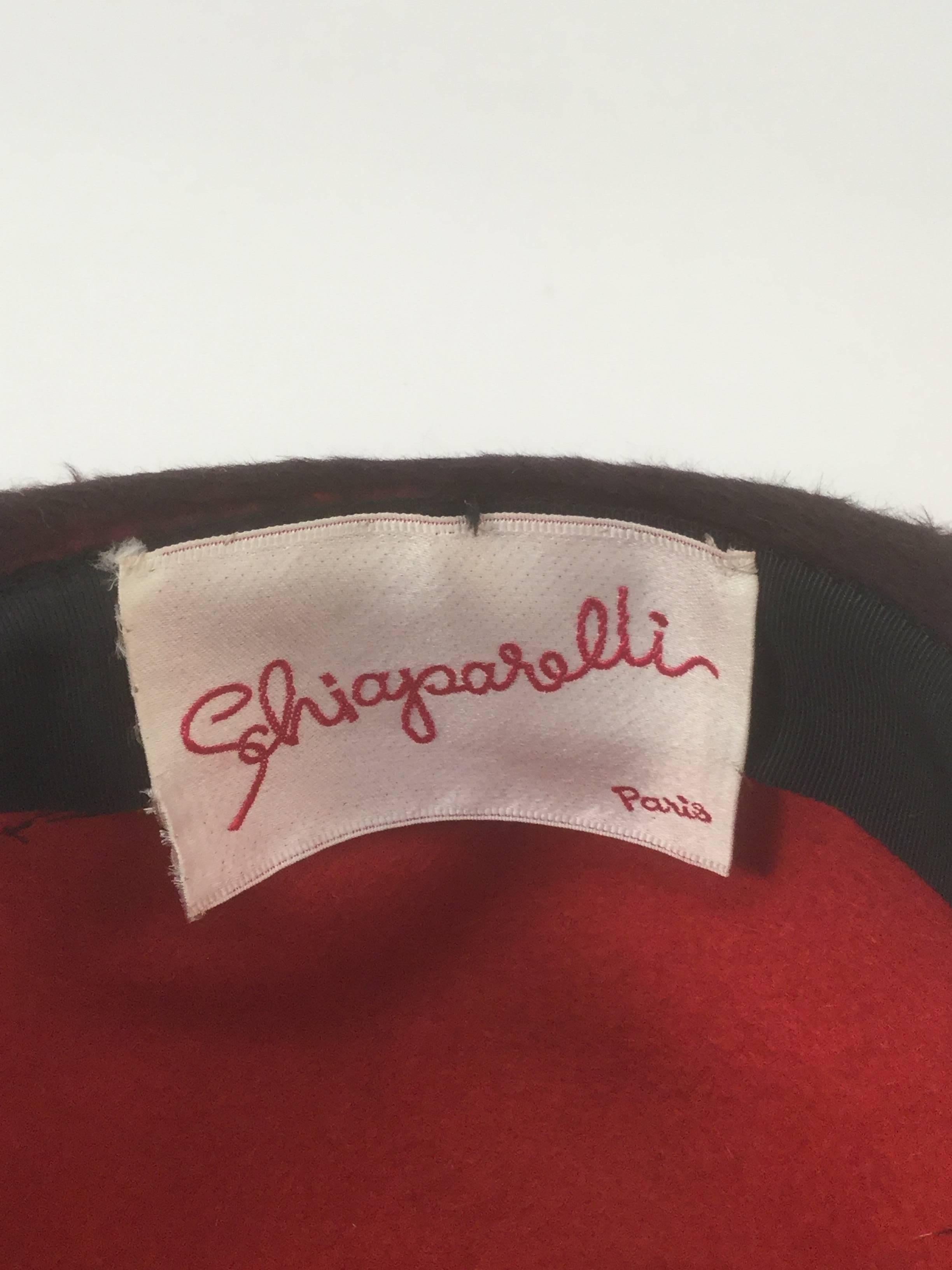 Women's 1950s Schiaparelli Red and Black Felt Eastern Hat For Sale