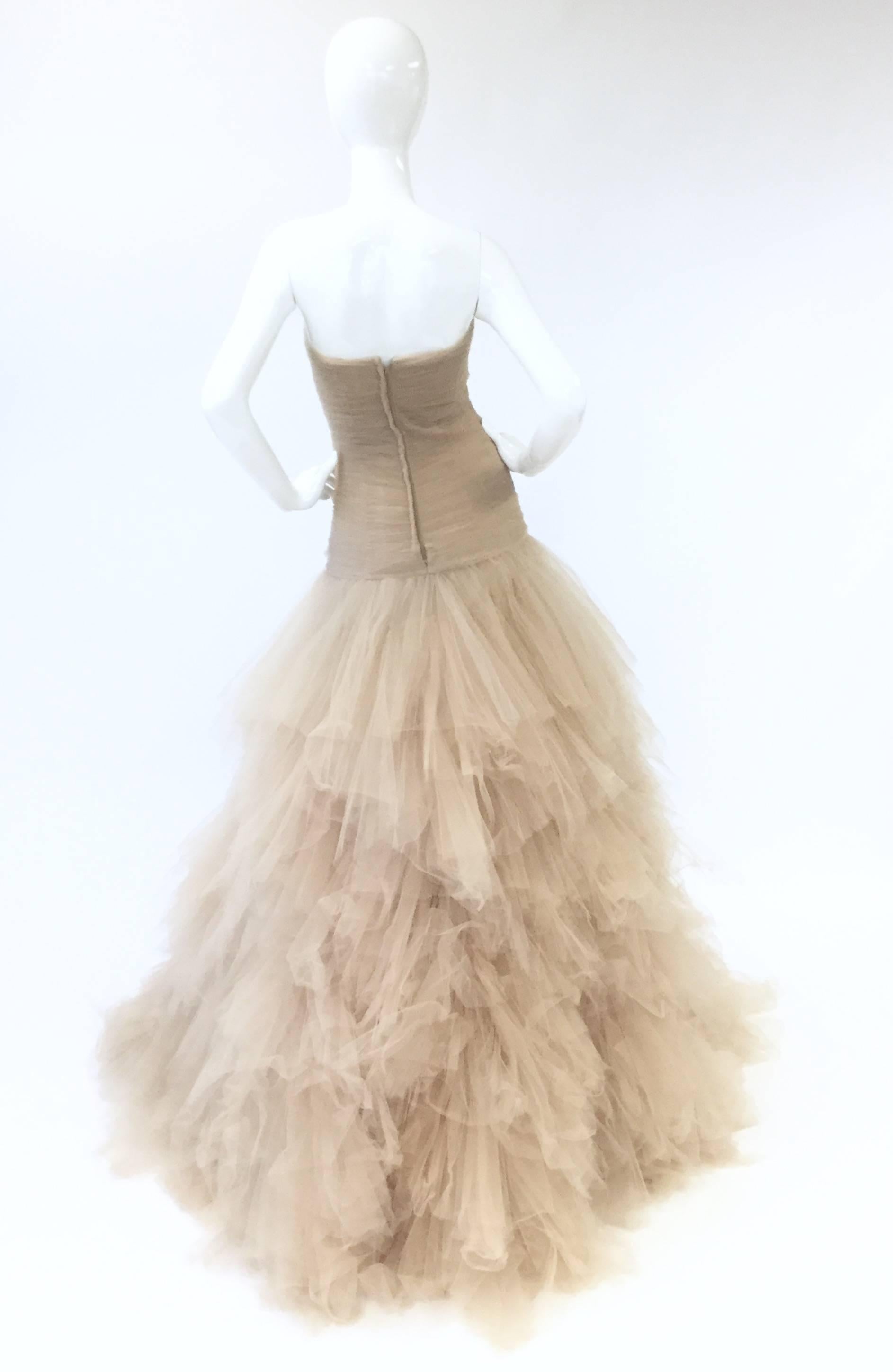 2007 Oscar de la Renta Nude Angular Tiered Tulle Ball Gown  In Excellent Condition In Houston, TX