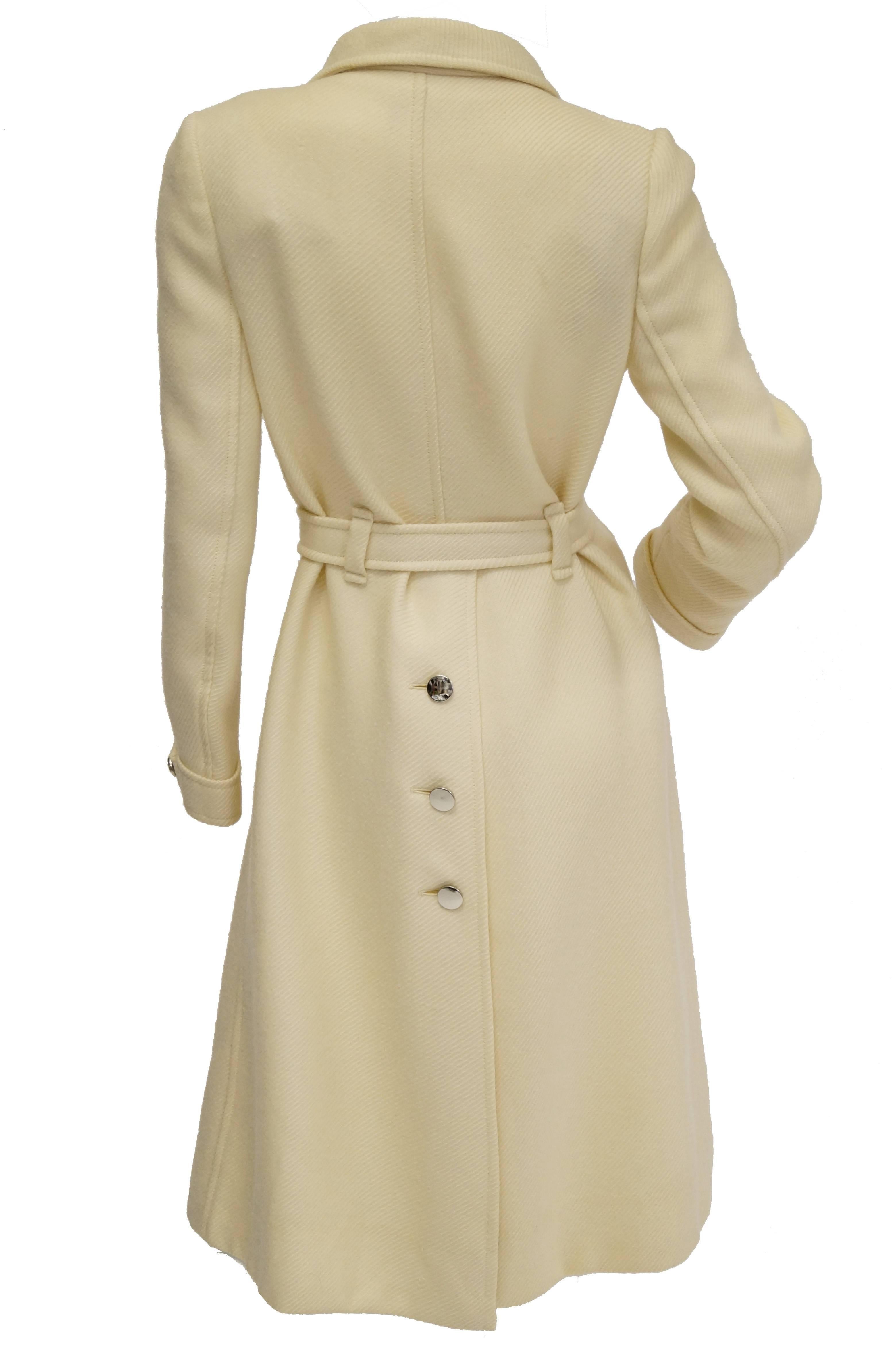 1960s Courreges Hyperbole Cream Wool Coat with Accent Zippers and Buttons For Sale 2