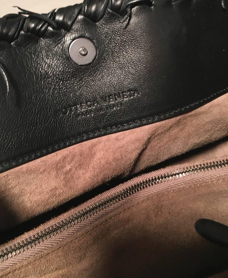 Women's Bottega Veneta Black Leather Fringe Edge Handbag