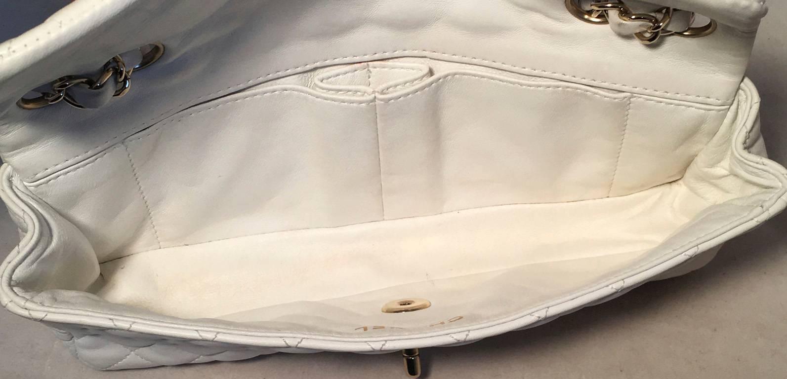 Chanel White Leather Heart Charms Classic Flap Shoulder Bag In Excellent Condition In Philadelphia, PA