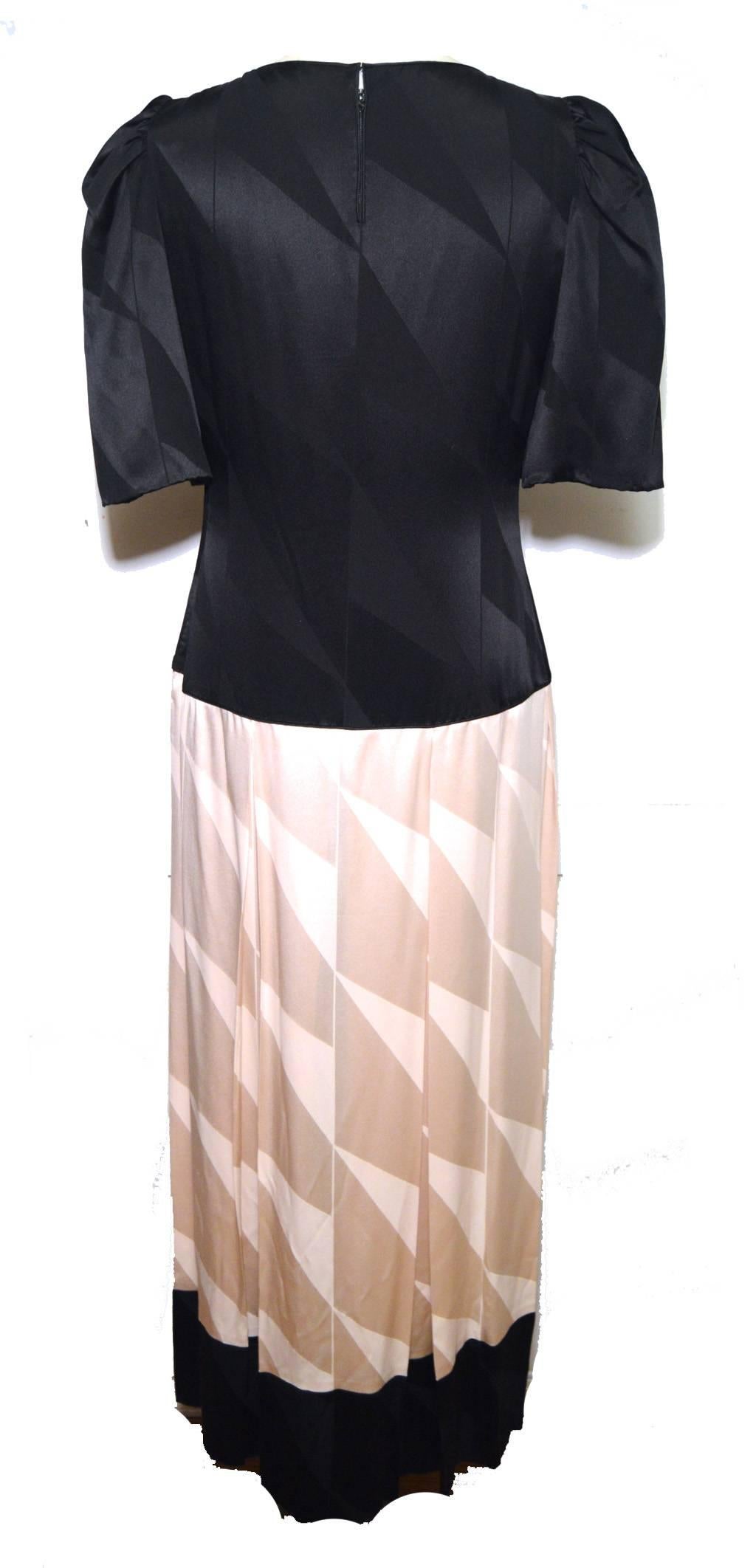 Mary McFadden Vintage 1980s Black and White Silk Drop Waist Dress Size 8 In Excellent Condition In Philadelphia, PA