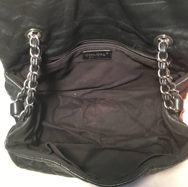 Chanel Black Quilted Distressed Leather Classic Flap Shoulder Bag In Excellent Condition In Philadelphia, PA