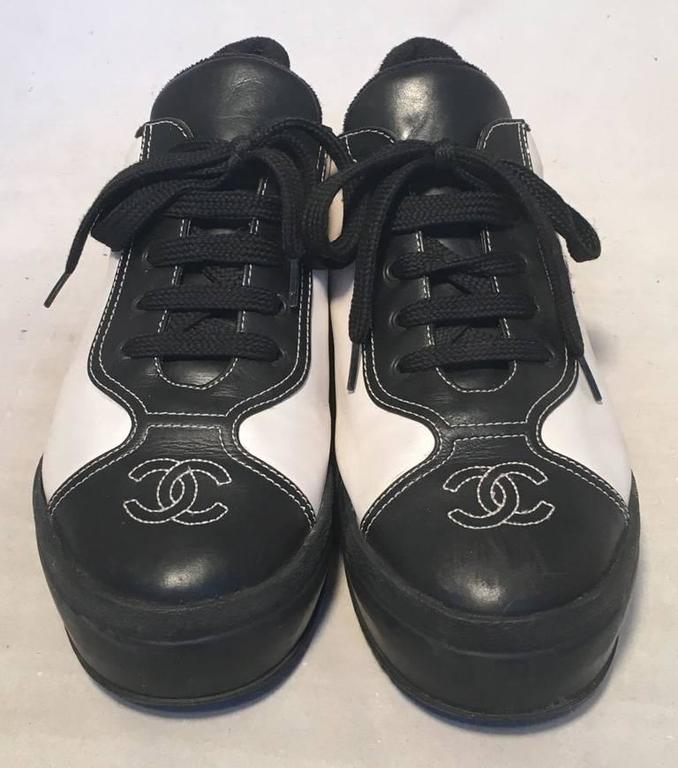Chanel Black and White Leather Women's Sneakers Size 40 For Sale at 1stdibs