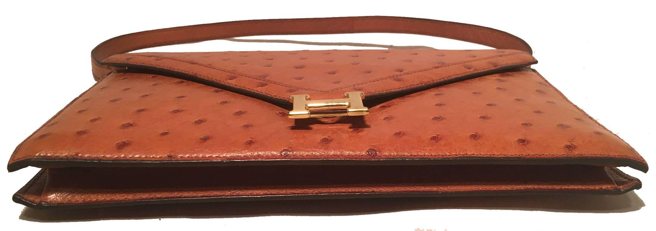 Hermes Vintage Tan Ostrich Leather Shoulder Bag In Excellent Condition In Philadelphia, PA