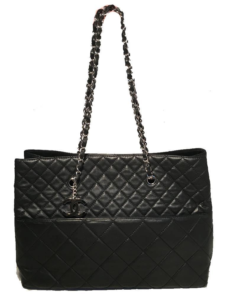 Chanel Quilted Black Leather XL Shoulder Bag Tote In Excellent Condition In Philadelphia, PA