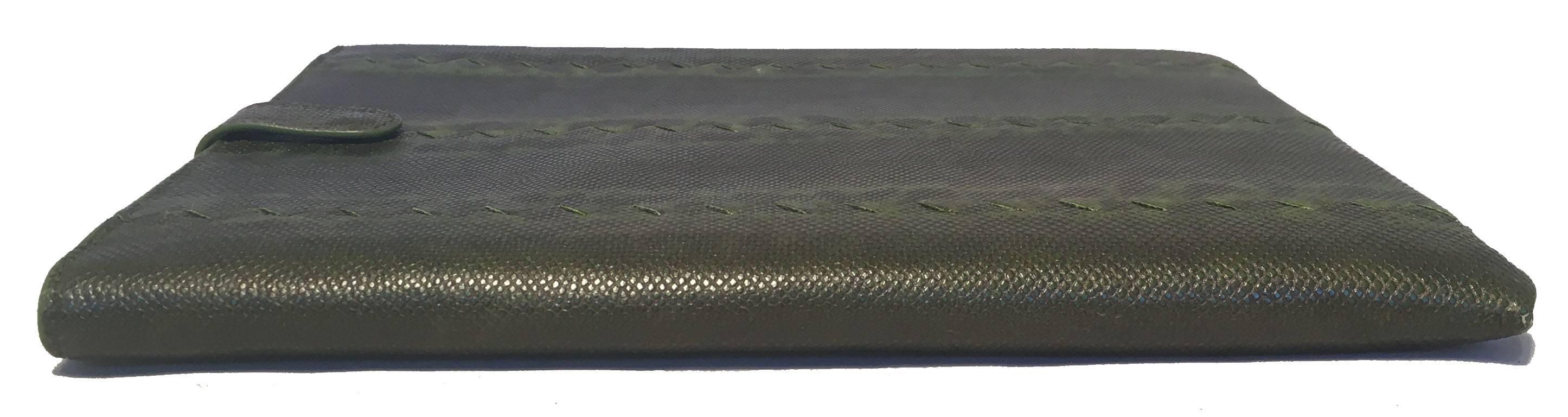 Bottega Veneta Green Lizard IPad Case  In Excellent Condition For Sale In Philadelphia, PA