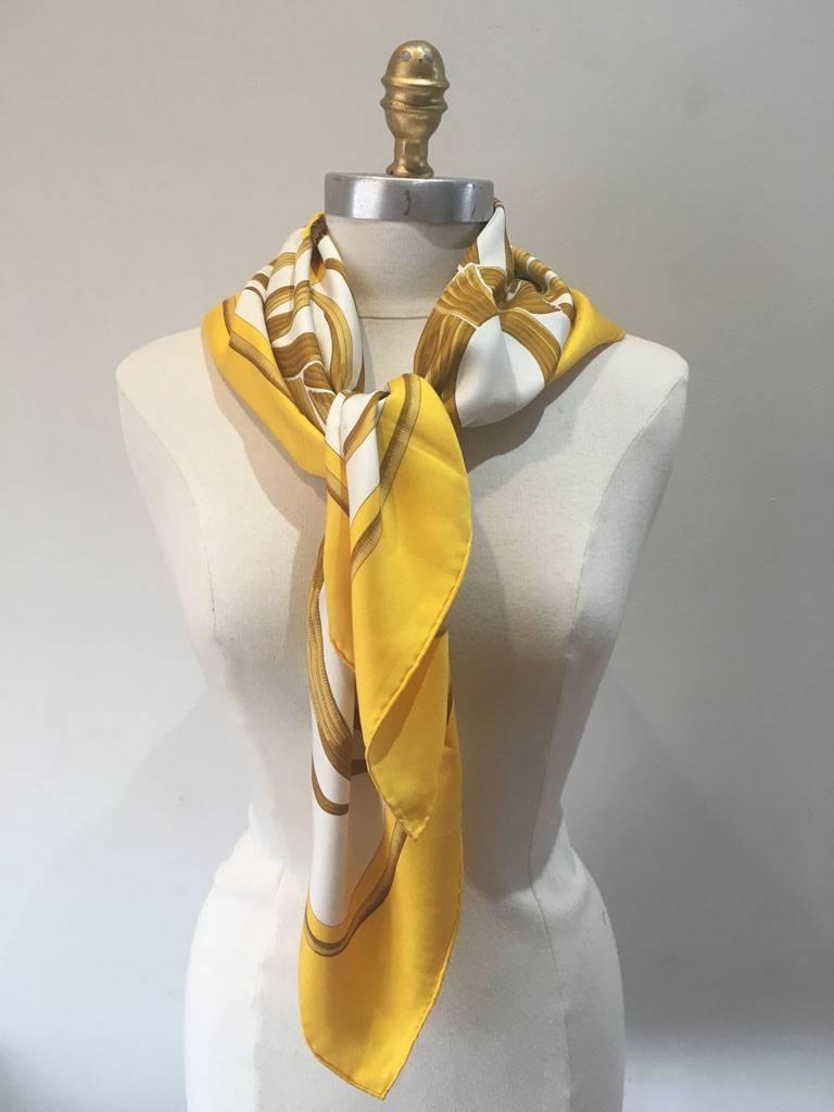 Jaune Hermes Vintage Tiger Tigre Royal Silk Scarf in Yellow (en anglais)