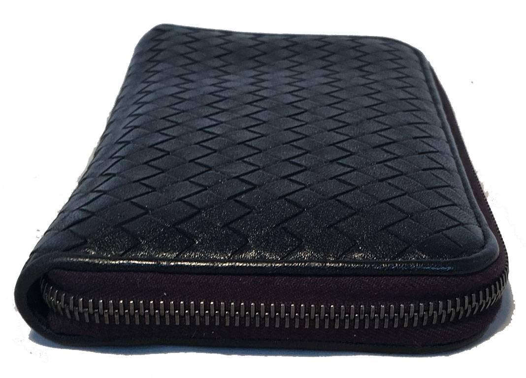 Women's Bottega Veneta Woven Black Leather Zipper Wallet