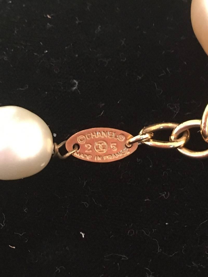 Chanel Pearl Necklace and Bracelet Set with Box In Excellent Condition In Philadelphia, PA