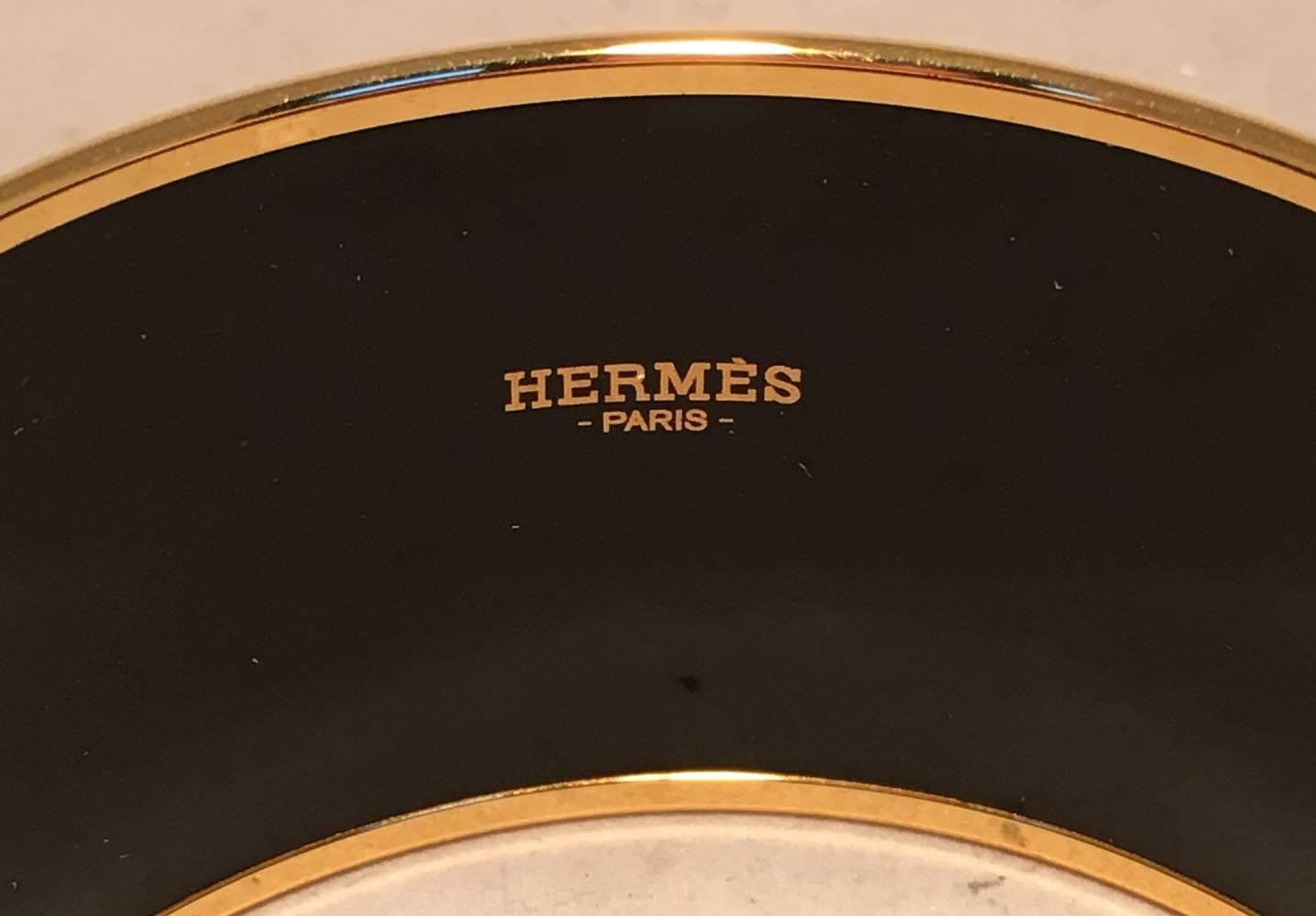 Hermes Zig Zag Black and White Gold Enamel Bangle Bracelet  In Excellent Condition In Philadelphia, PA