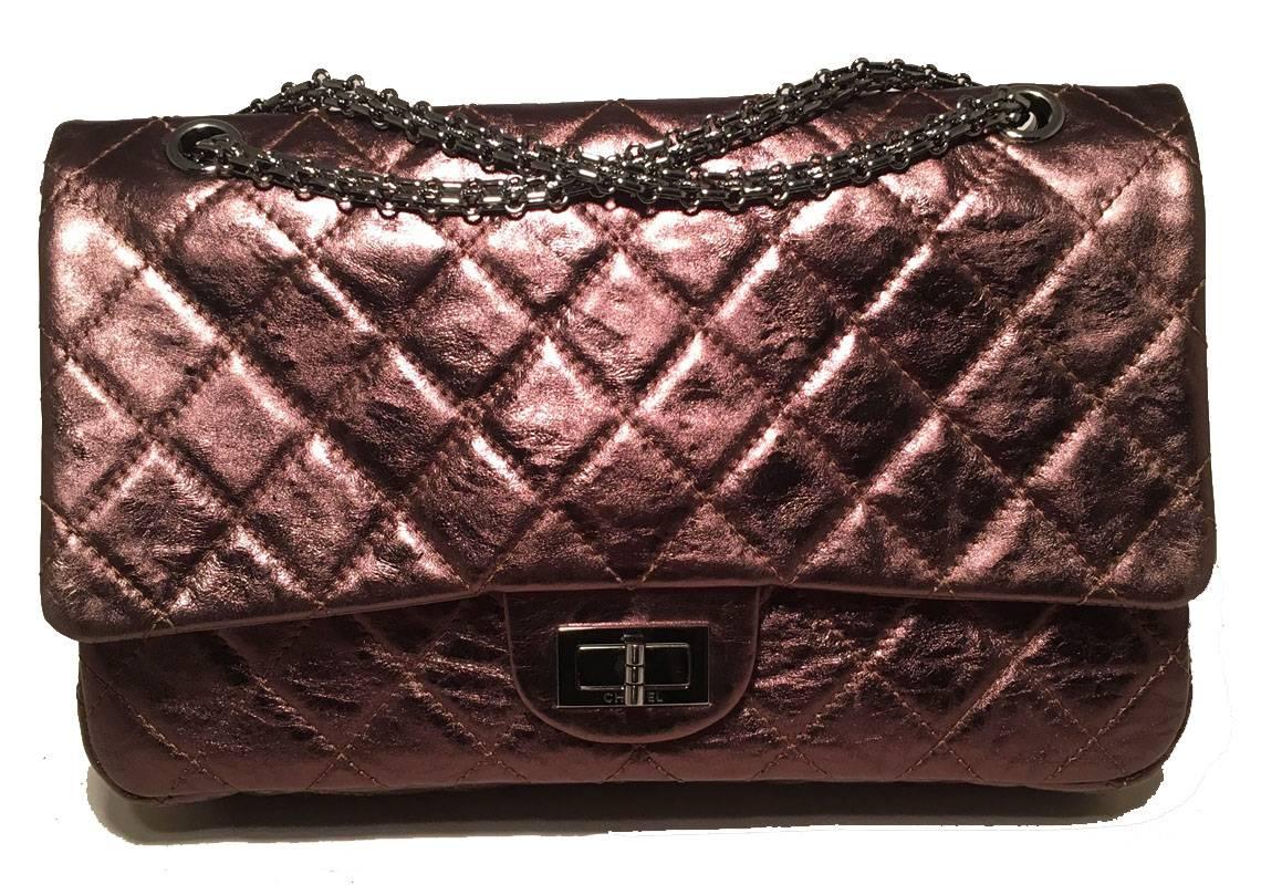 GORGEOUS Chanel Bronze Quilted Distressed Leather 2.55 Double Flap Classic Reissue in excellent condition.  Quilted bronze distressed leather exterior trimmed with gunmetal hardware and chain shoulder strap.  Mademoiselle style twist closure opens