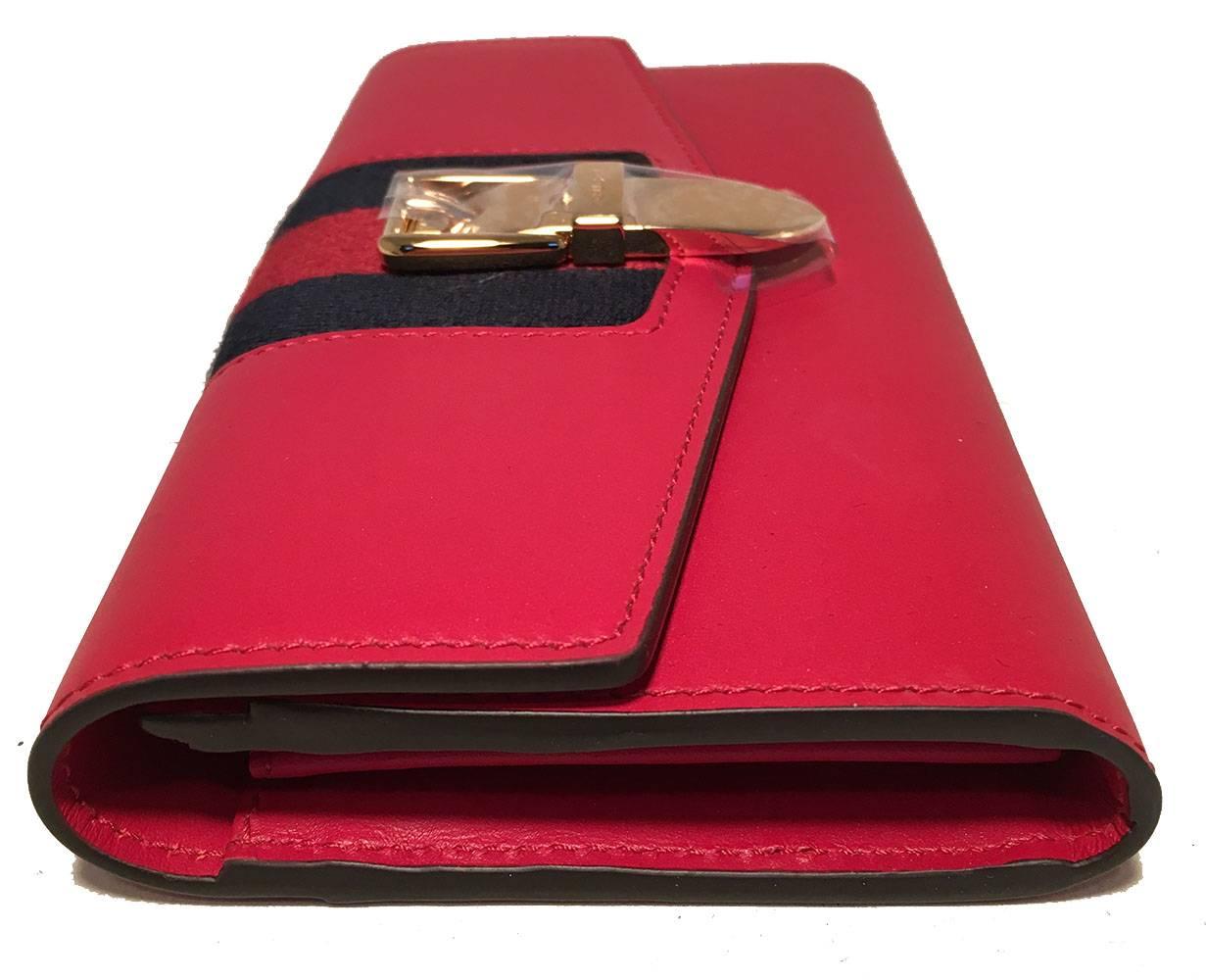 Gucci Red Leather Long Sylvie Wallet In Excellent Condition In Philadelphia, PA