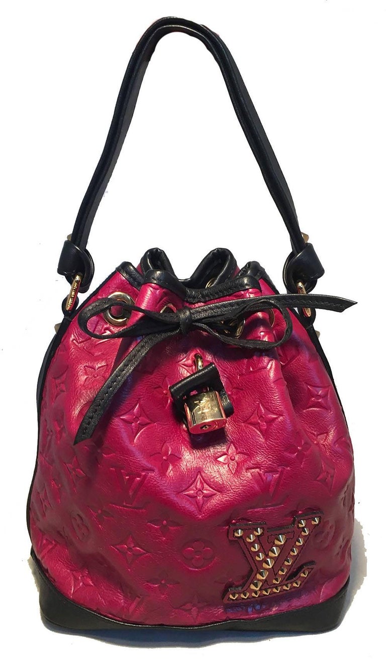 Louis Vuitton Ltd Ed Double Jeu Neo Noe cranberry bucket bag, Fall/Winter 2010 For Sale at 1stdibs